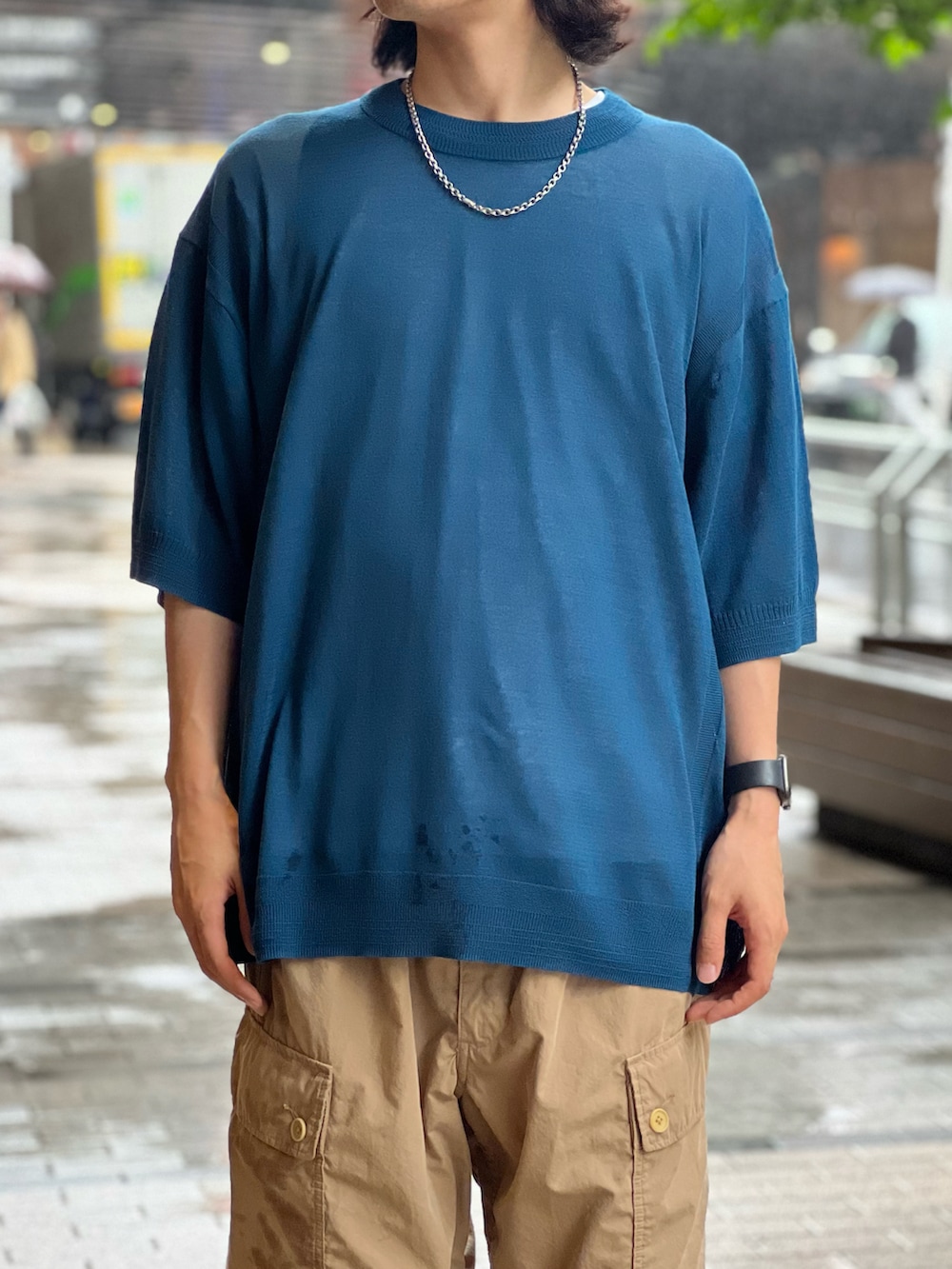 「このスタイルがお気に入り」｜「AMERICAN RAG CIEのハイツイストコットンクルーニット（ニット/セーター、ブルー系）」を使った、冨田 幸大さん（メンズ・171cm）の夏コーディネートの2枚目の写真