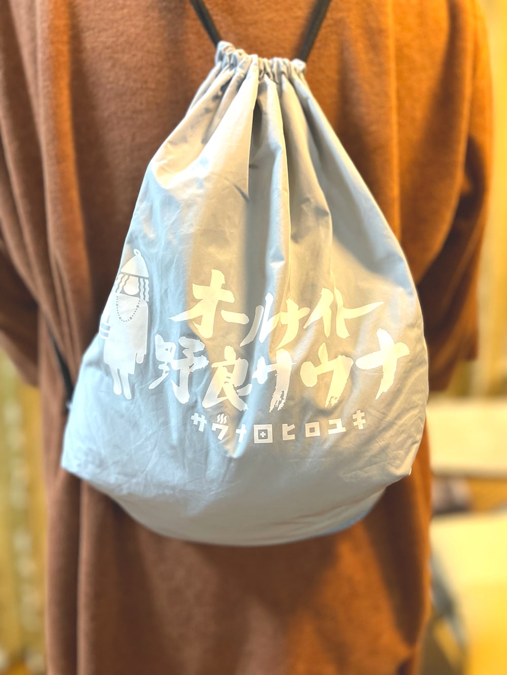 ブラウン系のルームウェア/パジャマ、その他のその他を着用したメンズの夏コーディネートの3枚目の写真