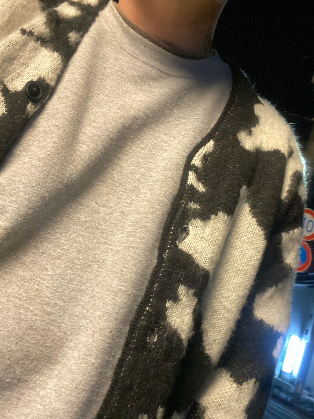 「オーバーサイズ、今日のコーデ、休日スタイル、おしゃれさんと繋がりたい、ビッグシルエット、カジュアルコーデ、ゆるコーデ、きれいめカジュアル、オトナカジュアル、ユニクロ、GU、モノトーンコーデ、ootd、オレンジ」｜「TIGHTBOOTH PRODUCTIONのアイテム（ナイロンジャケット、オレンジ系）」を使った、Pissさん（メンズ・175cm）の秋コーディネートの2枚目の写真