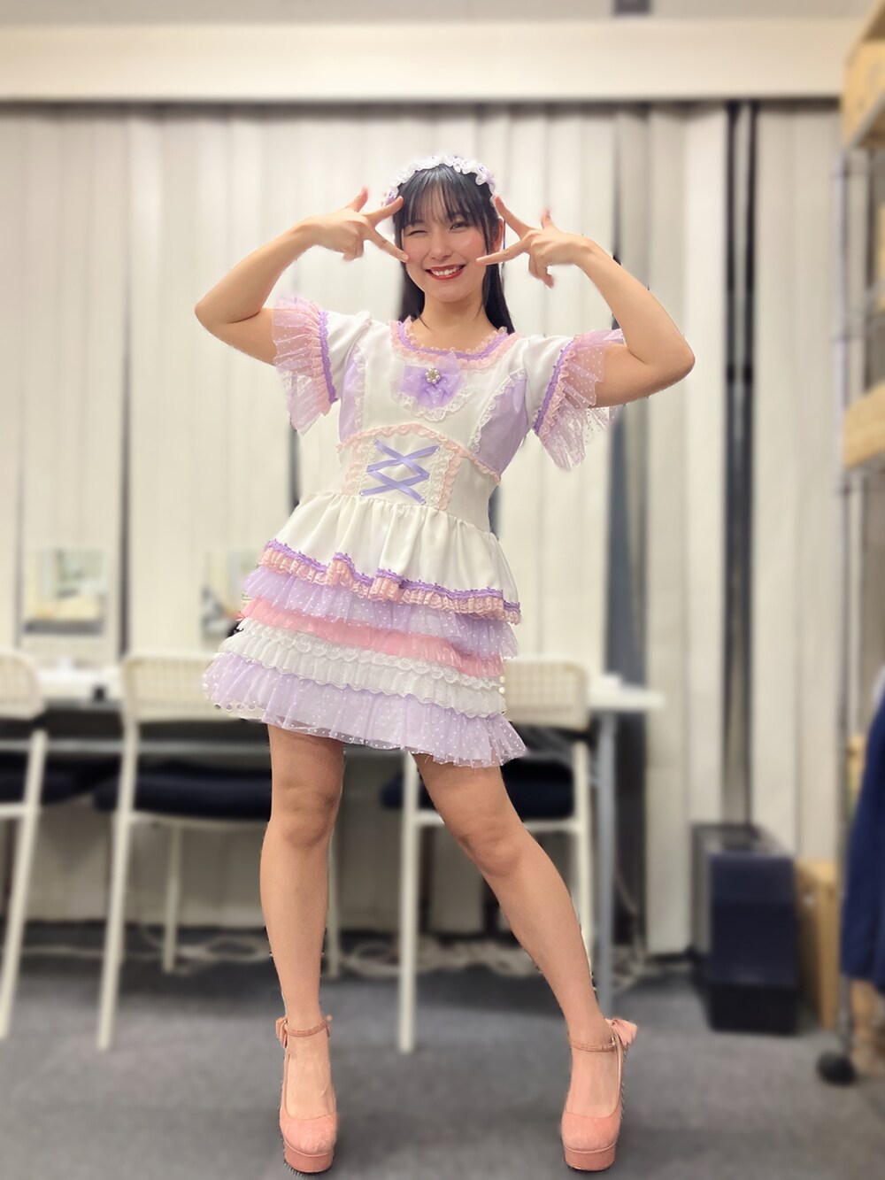 ピンク系のコスチューム/パーティーグッズを着用したレディースの冬コーディネートの2枚目の写真