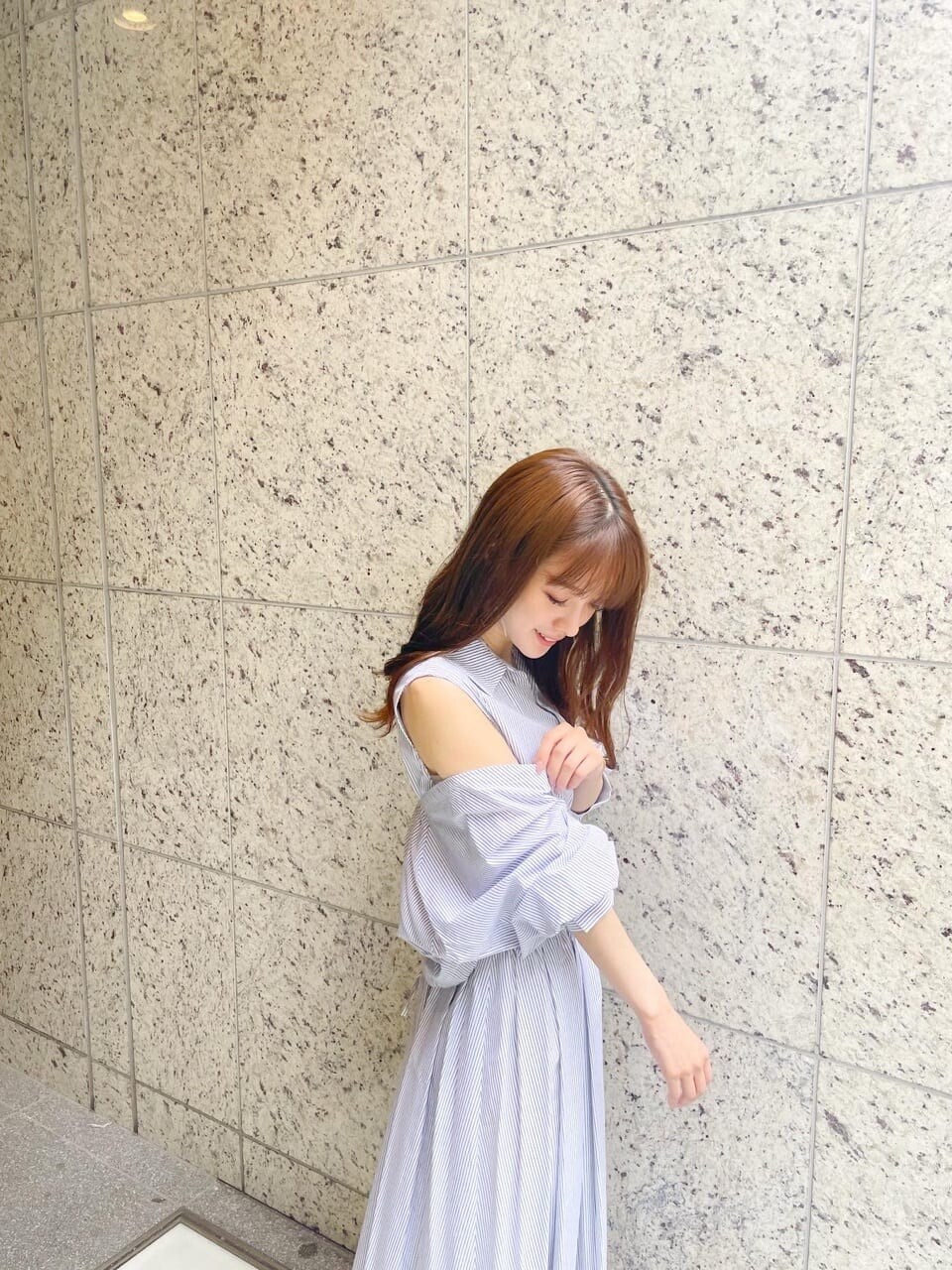 その他のワンピースを着用したレディースの夏コーディネートの4枚目の写真