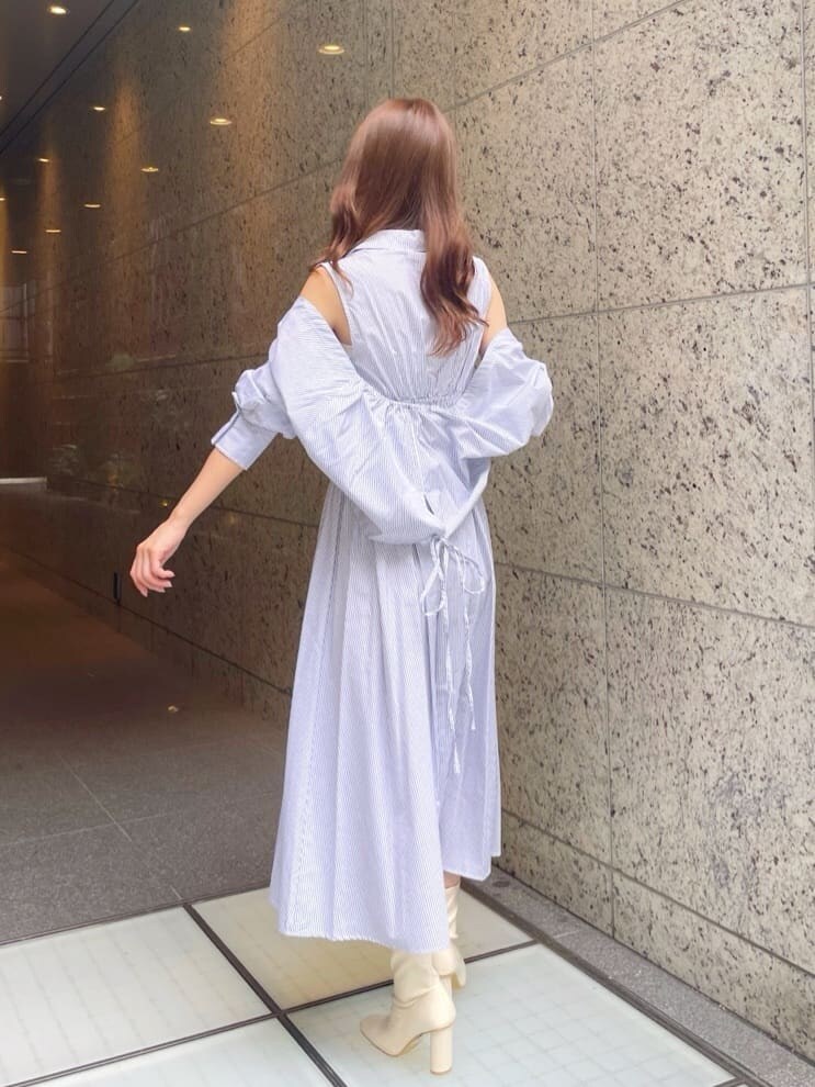 その他のワンピースを着用したレディースの夏コーディネートの2枚目の写真