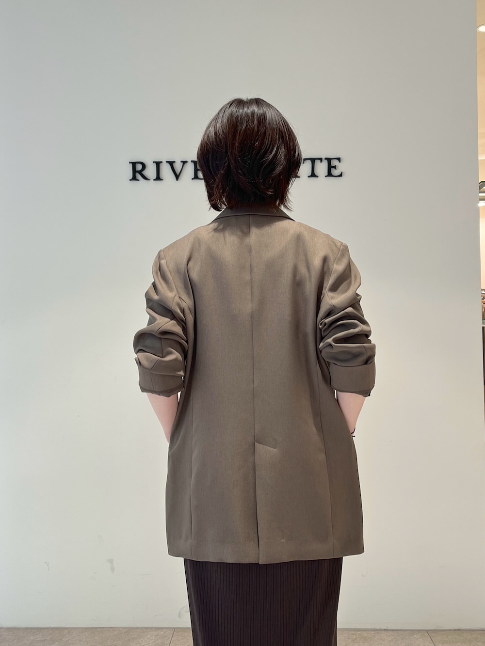 「レザー、ブラウン、オトナカジュアル、キレイめカジュアル、シンプルスタイル、大人コーデ、秋服準備はじめました、150cm台コーデ、ワンピース、ジャケット、ジャケットスタイル、ローファー、RIVEDROITE、骨格ストレート、低身長」｜「RIVE DROITEの2WAYリブタンクワンピース（ワンピース、ブラウン系）」を使った、☺︎いこまい☺︎さん（骨格ストレート・レディース・153cm）の夏コーディネートの6枚目の写真