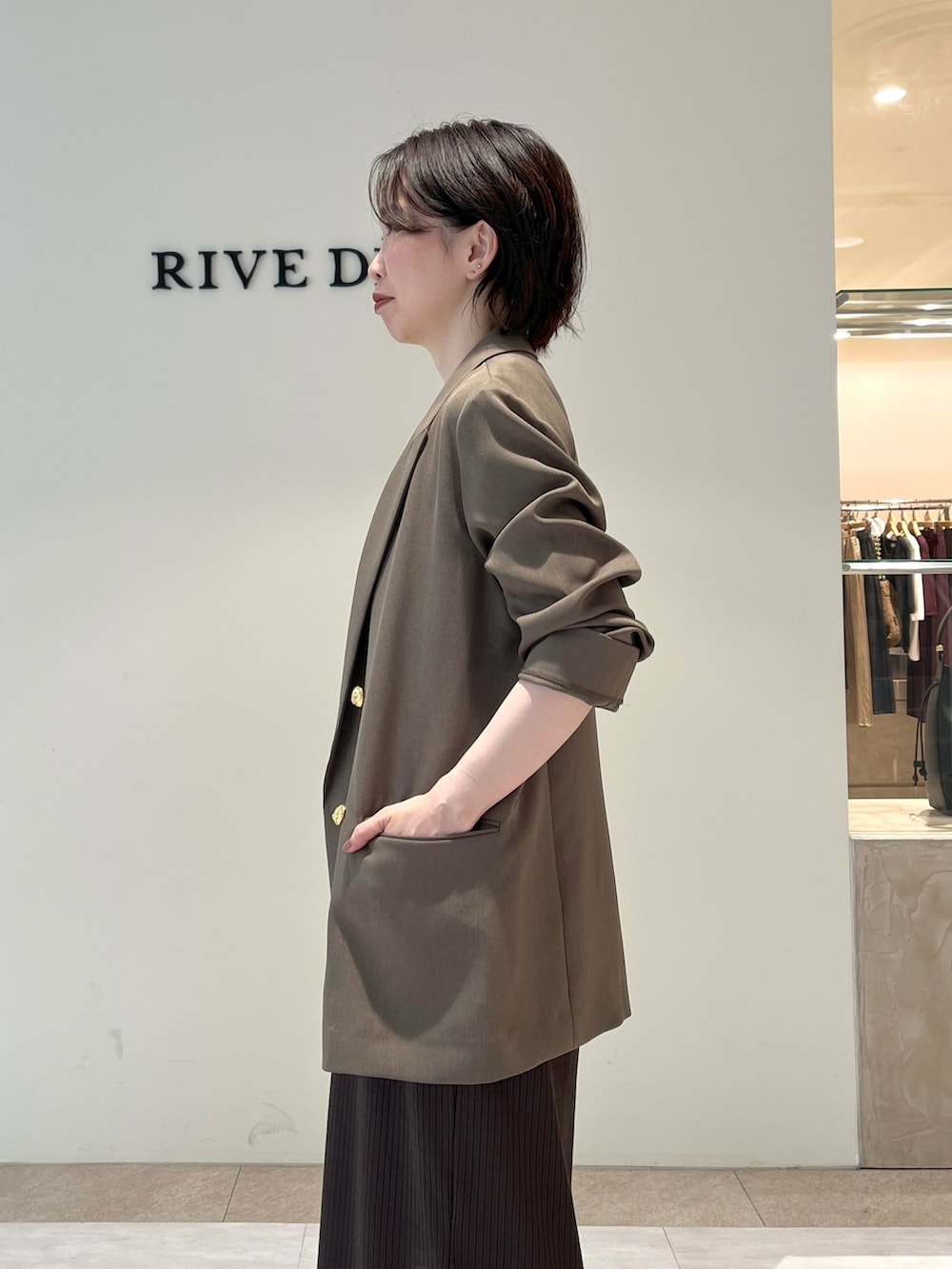 「レザー、ブラウン、オトナカジュアル、キレイめカジュアル、シンプルスタイル、大人コーデ、秋服準備はじめました、150cm台コーデ、ワンピース、ジャケット、ジャケットスタイル、ローファー、RIVEDROITE、骨格ストレート、低身長」｜「RIVE DROITEの2WAYリブタンクワンピース（ワンピース、ブラウン系）」を使った、☺︎いこまい☺︎さん（骨格ストレート・レディース・153cm）の夏コーディネートの5枚目の写真
