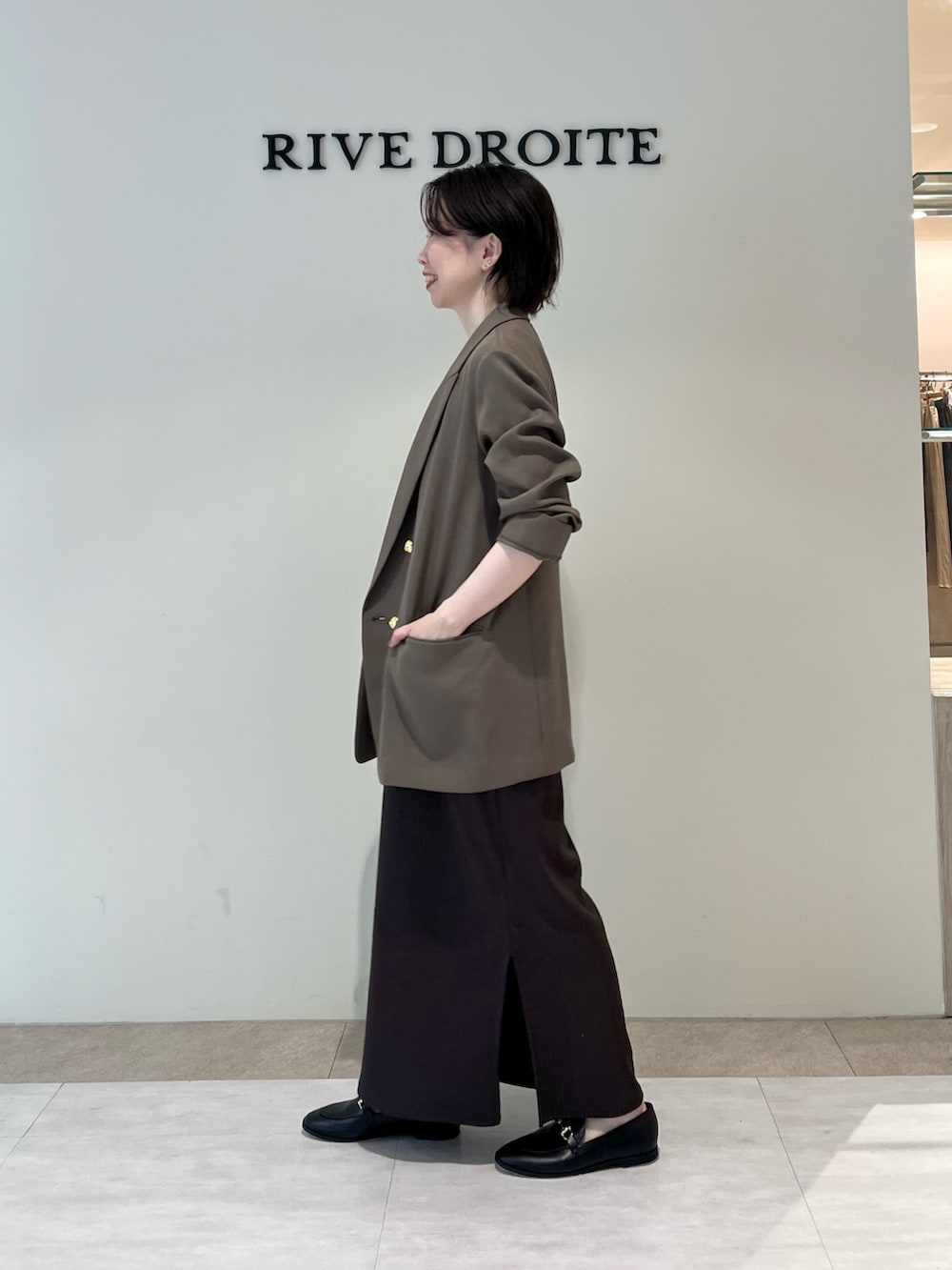 「レザー、ブラウン、オトナカジュアル、キレイめカジュアル、シンプルスタイル、大人コーデ、秋服準備はじめました、150cm台コーデ、ワンピース、ジャケット、ジャケットスタイル、ローファー、RIVEDROITE、骨格ストレート、低身長」｜「RIVE DROITEの2WAYリブタンクワンピース（ワンピース、ブラウン系）」を使った、☺︎いこまい☺︎さん（骨格ストレート・レディース・153cm）の夏コーディネートの2枚目の写真