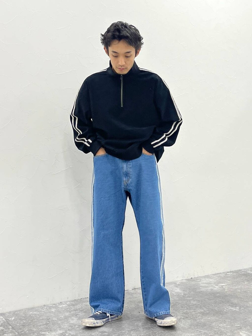 「ストリート、カジュアル、きれいめ、デニムパンツ、低身長、NKJコーデ_niko and ...」｜「niko and...の[niko and ...JEANS 2024SS]5ポケットワイドデニムパンツ（デニムパンツ、その他）」を使った、Kou_saitohさん（メンズ・166cm）の冬コーディネートの6枚目の写真