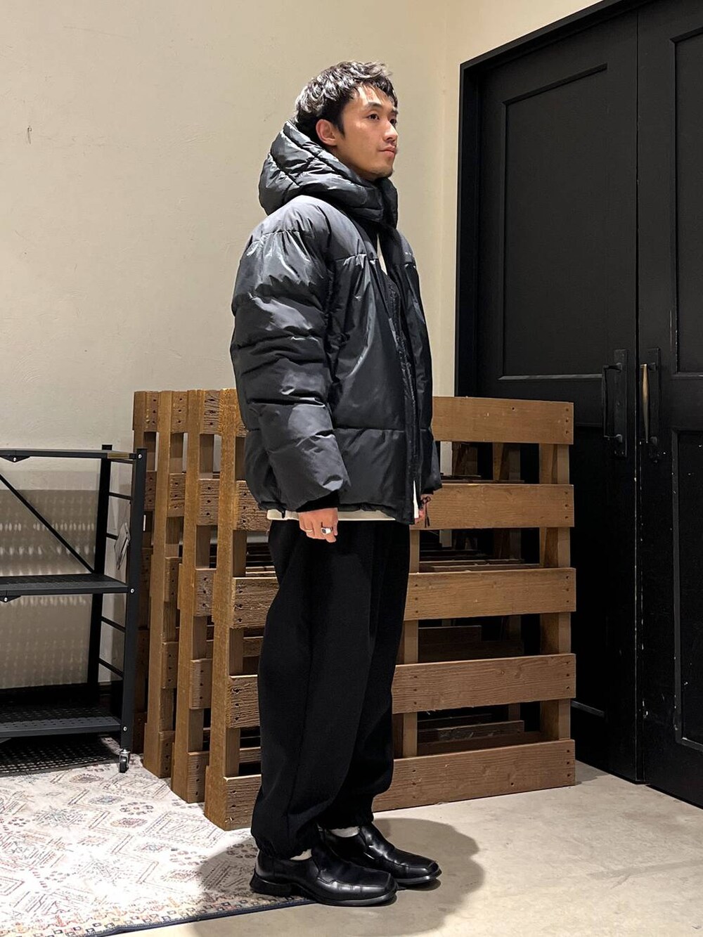 「NUMERALS、冬コーデ、ダウンジャケット、カジュアル、きれいめ、niko and ...」｜「NUMERALSの[NUMERALS]エアサーマル配色ブルゾン（ブルゾン、ブラック系）」を使った、Kou_saitohさん（メンズ・166cm）の冬コーディネートの4枚目の写真