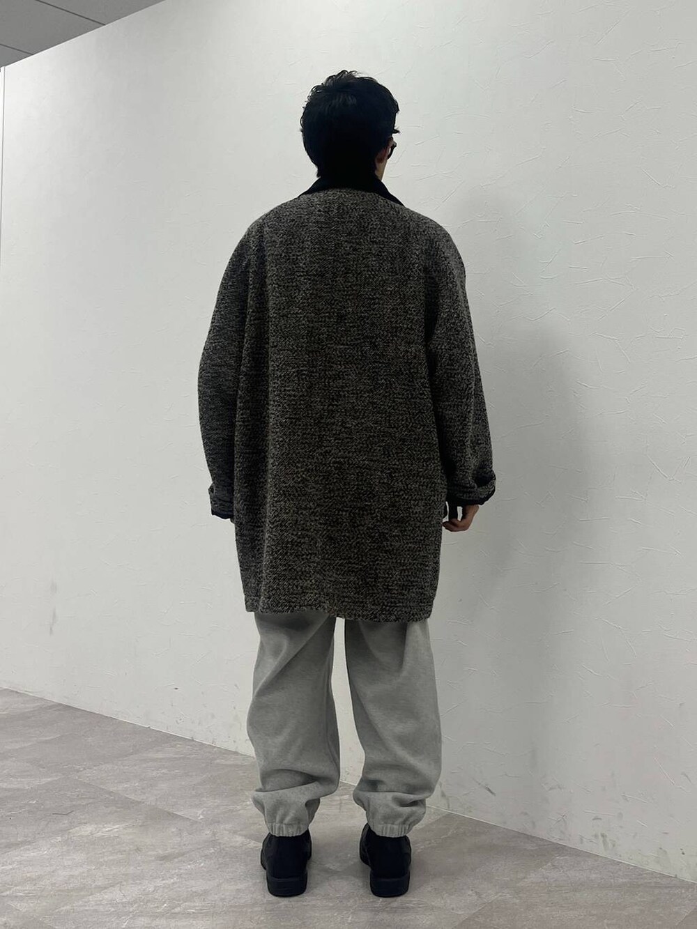 「低身長、ストリート、カジュアル、ブーツ、メガネ、きれいめ、冬コーデ、ニット、おしゃれさんと繋がりたい、ファッションを楽しもう、低身長男子、キレイめカジュアル、ブーツスタイル、コート」｜「niko and...のアニマルダブルジャガードニット（ニット/セーター、ベージュ系）」を使った、Kou_saitohさん（メンズ・166cm）の冬コーディネートの4枚目の写真