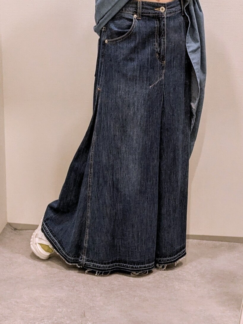 「大きいサイズレディースファッション、レギュラー、スタッフ、ワンピース×デニム、夏服、大人ガーリー、デニムコーデ」｜「marunの大きいサイズ テンセルデニムワンピース marun（ワンピース、ブルー系）」を使った、hiyoco21さん（レディース・155cm）の夏コーディネートの3枚目の写真