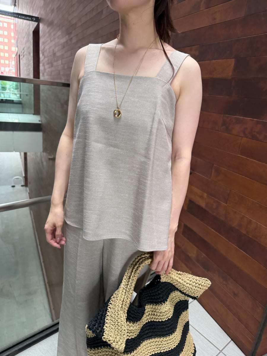 「ワンマイル、低身長コーデ、高身長コーデ、新生活スタート服、オケージョン、フォーマル、デートコーデ、休日、BBQ、レジャー、オフィスコーデ、大人カジュアル、女子会、秋先取りコーデ」｜「Mila OwenのペプラムブラウスSET UP風オールインワン（つなぎ/オールインワン、ベージュ系）」を使った、Mila Owenさん（レディース・160cm）の夏コーディネートの3枚目の写真