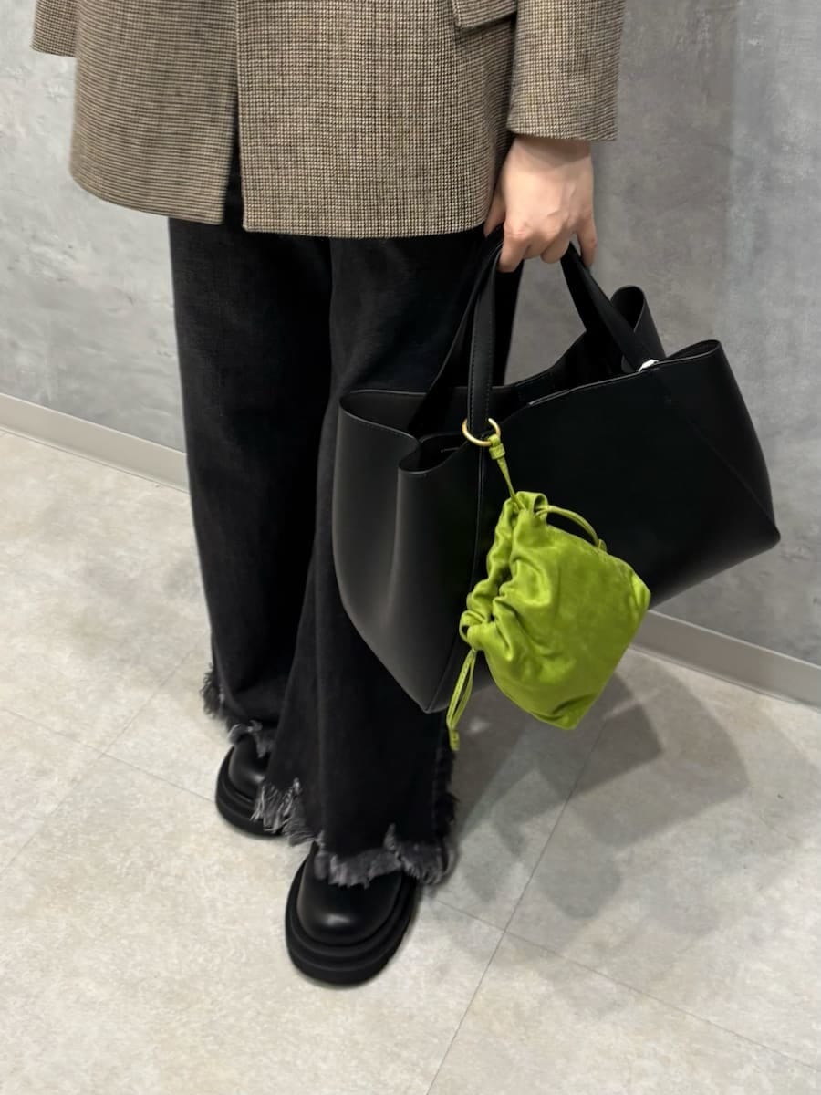 「低身長コーデ、大人カジュアル、秋先取りコーデ」|「Mila Owenのチェック金釦ダブルブレストブレザー(テーラードジャケット、その他)」を使った、Mila Owenさん(レディース・155cm)の夏コーディネートの5枚目の写真