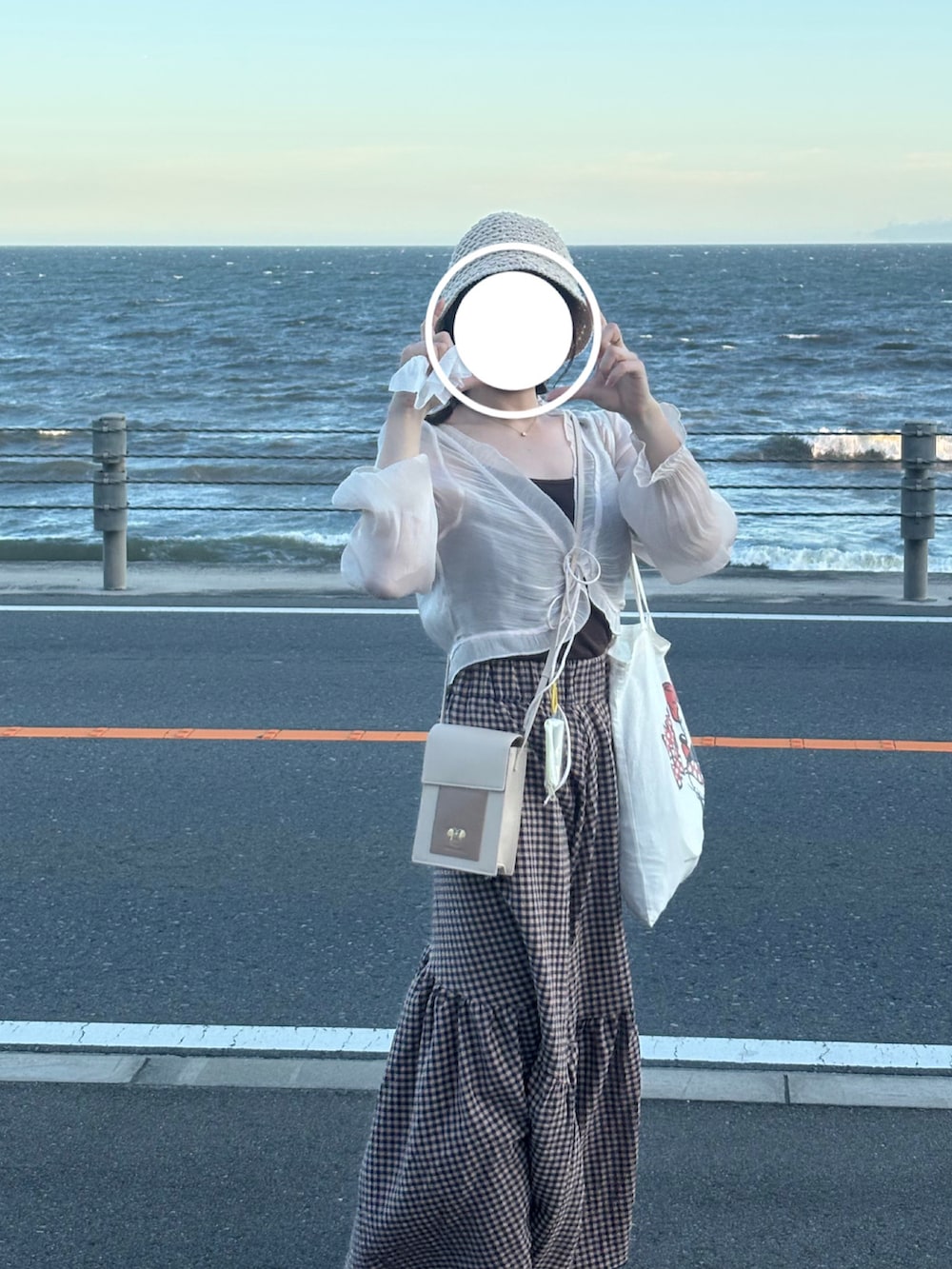 「夏ルックで気分アップ」｜「classicalelfのレトロなムードが大人可愛い。シアーサッカーアシンメトリーティアードスカート(ロング丈）（スカート、ブラウン系）」を使った、ritsuさん（骨格ストレート・レディース・151cm）の夏コーディネートの2枚目の写真