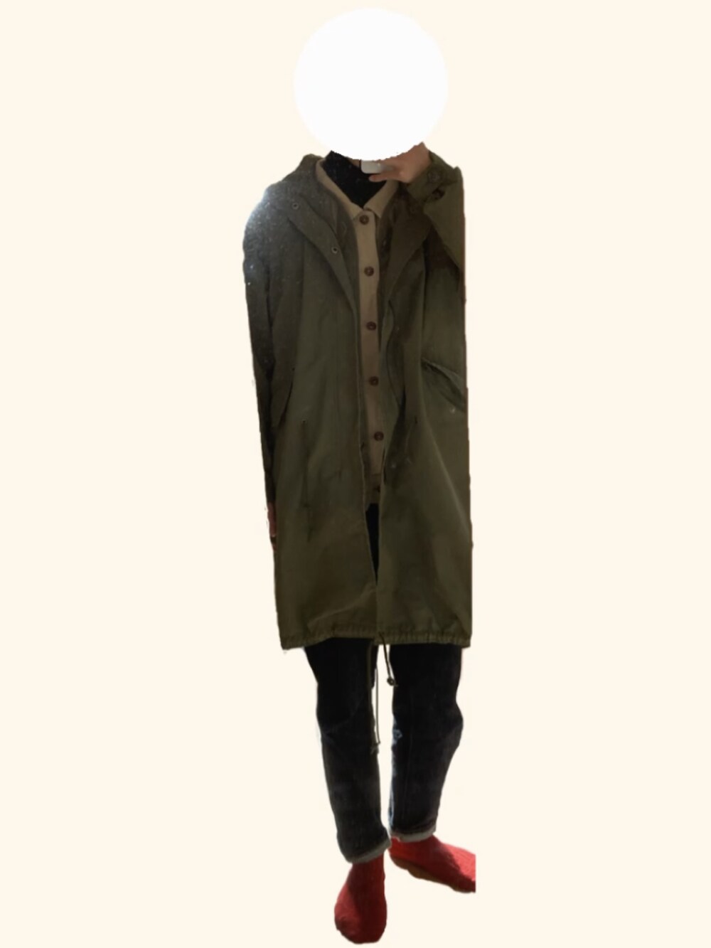 「無印良品、ユニクロ、UNIQLO、CRAFT STANDARD BOUTIQUE、靴下屋、タートルネック、コーデュロイ、コーデュロイジャケット、赤ソックス、シンプル、シンプルコーデ、カジュアル、カジュアルコーデ」｜「UNIQLOのアイテム（デニムパンツ、ブルー系）」を使った、たみうゆさん（レディース・167cm）の冬コーディネートの2枚目の写真