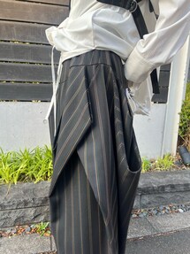 MULTI PINSTRIPE TUCK SK / マルチピンストライプタックスカートを使っ
