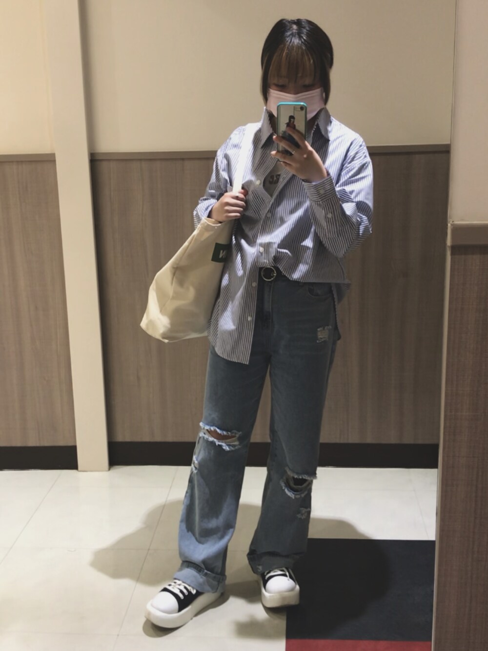 「ストライプシャツ、GU、shein、TOKYOBOPPER、OBEY、ダメージデニムパンツ、厚底シューズ」｜「SHEINのアイテム（パンツ、その他）」を使った、茹で太郎さん（レディース・159cm）の春コーディネートの2枚目の写真