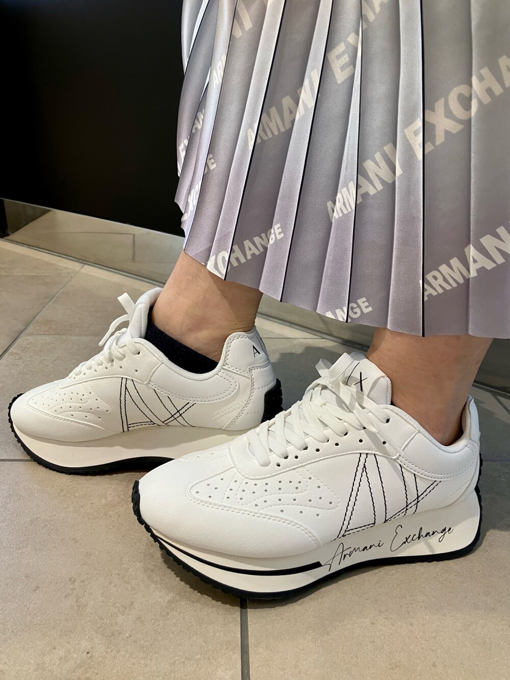 「シンプルコーデ、オーバーサイズ、armaniexchange、アルマーニエクスチェンジ、オトナカジュアル、カジュアルコーデ」|「ARMANI EXCHANGEのアイテム(キャップ、ブラック系)」を使った、EWさん(レディース・158cm)の冬コーディネートの3枚目の写真