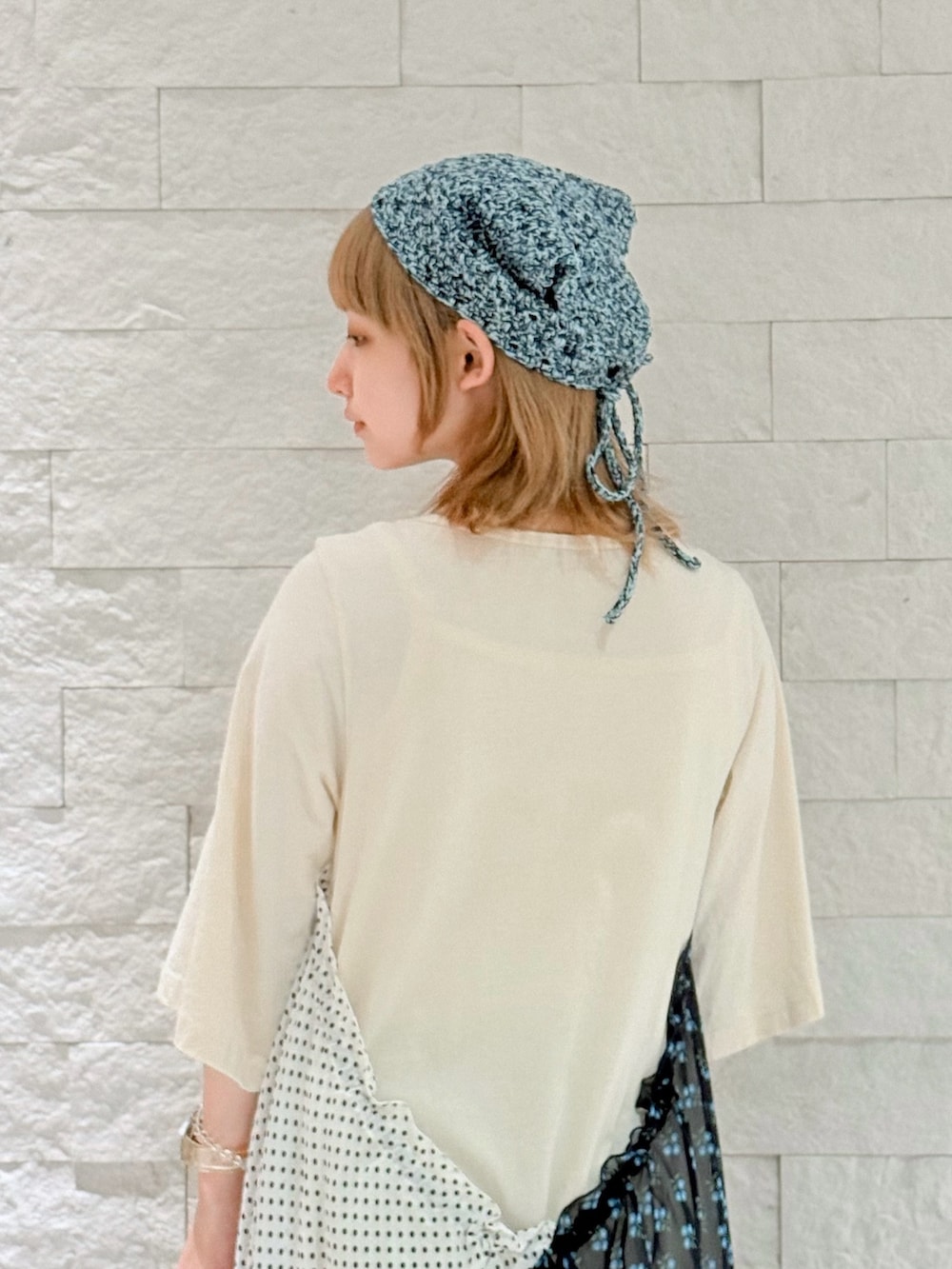 「厚底シューズ、キャップ、デニム、ワンピース、古着MIX、オトナカジュアル、ゆるコーデ、今日のコーデ、パンツコーデ、ニューエラ、スカーフ、バブーシュカ、ネックレス、低身長コーデ、いいね、save、フォローお願いします🤑」｜「OVERRIDEのOVERRIDE  CROCHET BABUSHKA SG / オーバーライド（ヘアバンド、ブルー系）」を使った、ほなみさん（レディース・147cm）の夏コーディネートの7枚目の写真