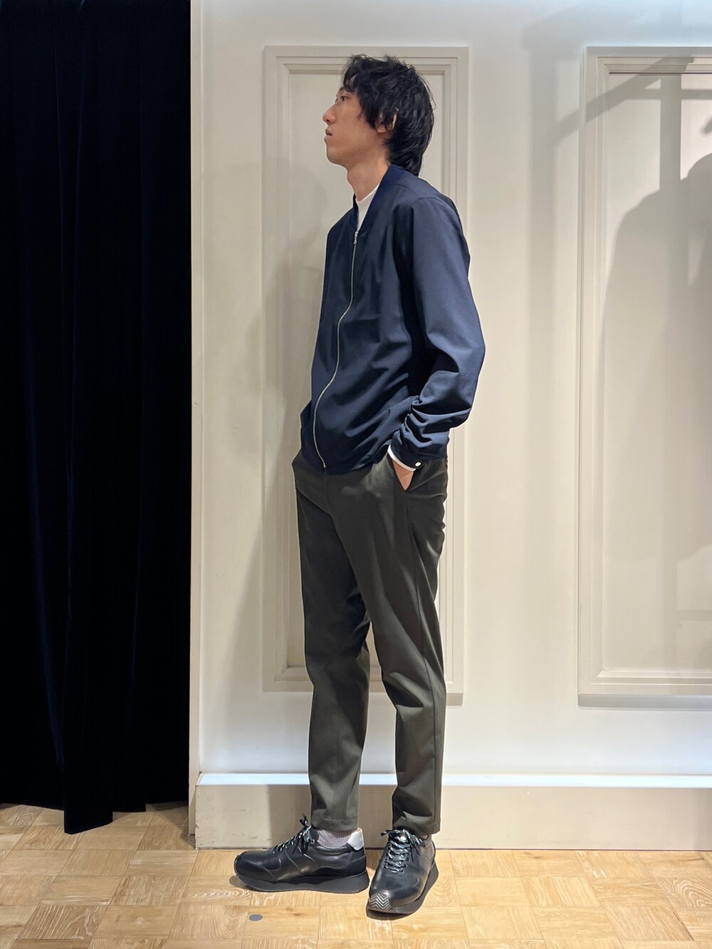 「NOLLEY'S、ノーリーズ、MA-1、イージーパンツ、EARLE、ドレスTシャツ、メンズファッション、秋コーデ、秋のコーデ、大人カジュアル、NOLLEY'S&goodman、いいね、save、フォローお願いします🤑、休日スタイル、おしゃれさんと繋がりたい、今日のコーデ」｜「NOLLEY’Sの【ACTIVE SECT】《限定展開 / ストレッチ / 形状安定》ワンダーシェイプ イージーパンツ（その他パンツ、グリーン系）」を使った、ooiさん（メンズ・179cm）の秋コーディネートの2枚目の写真