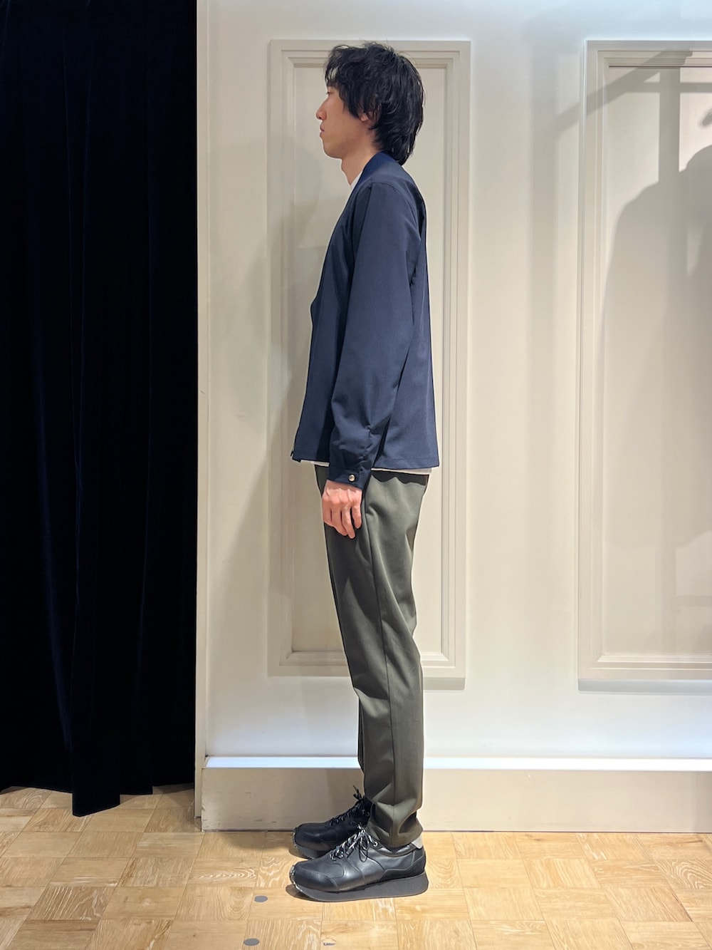 「NOLLEY'S、ノーリーズ、MA-1、イージーパンツ、EARLE、ドレスTシャツ、メンズファッション、秋コーデ、秋のコーデ、大人カジュアル、NOLLEY'S&goodman、いいね、save、フォローお願いします🤑、休日スタイル、おしゃれさんと繋がりたい、今日のコーデ」｜「NOLLEY’Sの【ACTIVE SECT】《限定展開 / ストレッチ / 形状安定》ワンダーシェイプ イージーパンツ（その他パンツ、グリーン系）」を使った、ooiさん（メンズ・179cm）の秋コーディネートの3枚目の写真