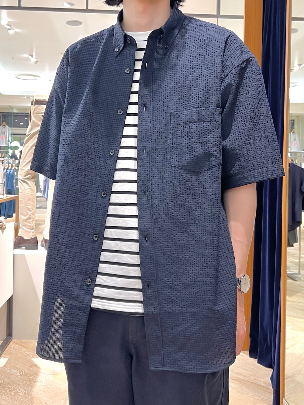 「NOLLEY'S、NOLLEY'S&goodman、nolleys、ノーリーズ、ノーリーズグッドマン、IZIPIZI、izipizi、イジピジ、waku、ワク、カジュアルコーデ、オーバーサイズシャツ、オーバーサイズシャツコーデ、半袖シャツ、メンズファッション」｜「IZIPIZIの【IZIPIZI/イジピジ】SUN#C Retro square（サングラス、ブラウン系）」を使った、ooiさん（メンズ・178cm）の春コーディネートの4枚目の写真