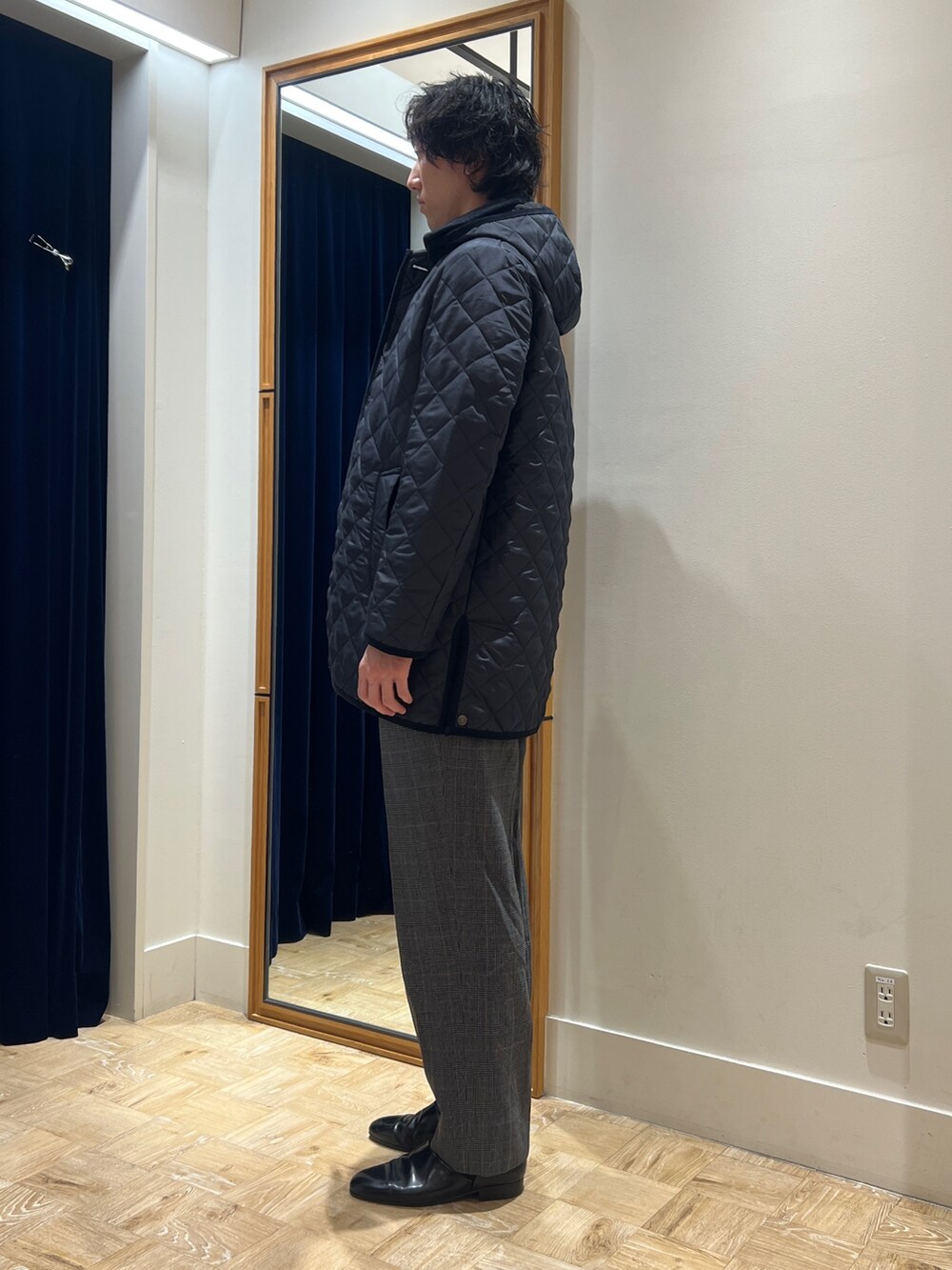 「NOLLEY'S、ノーリーズ、Traditional Weatherwear、ビジネススタイル、ステンカラーコート、キルティングジャケット、キルティング、アウター、コート、ジャケット、いいね、save、フォローお願いします🤑、おしゃれさんと繋がりたい」｜「Traditional Weatherwearの【Traditional WeatherWear】別注 DERBY HOOD キルティングジャケット（ブルゾン、ブルー系）」を使った、ooiさん（メンズ・179cm）の秋コーディネートの2枚目の写真