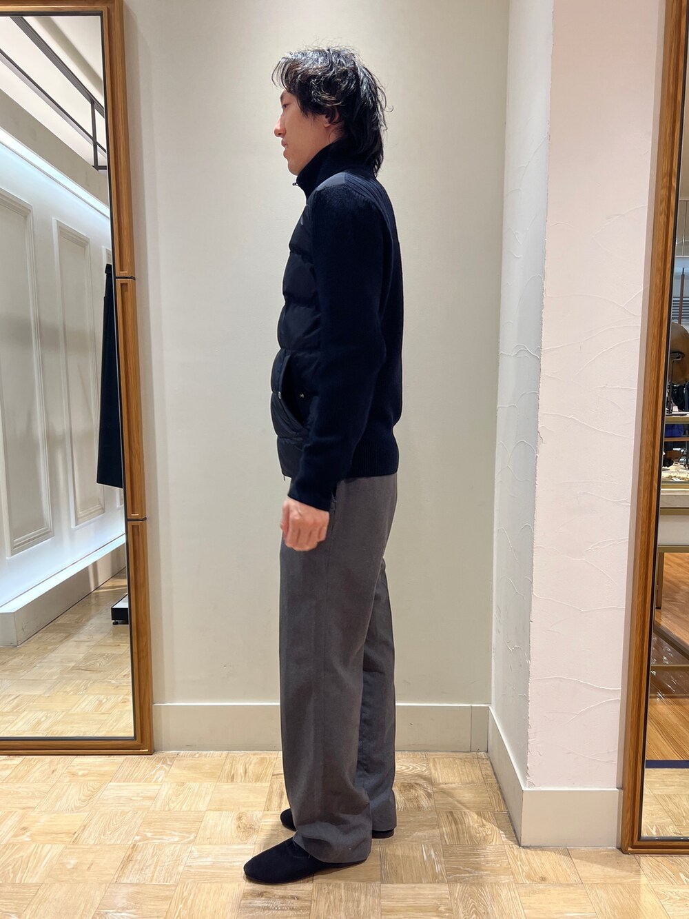 「NOLLEY'S、HERNO、ヘルノ、ノーリーズ、ブルゾン、ブルゾンジャケット、ウール、きれいめカジュアル、ローゲージニット」｜「HERNOの【HERNO/ヘルノ】ハイブリッドダウンブルゾン ジャケット（ダウンジャケット/コート、ブルー系）」を使った、ooiさん（メンズ・179cm）の秋コーディネートの2枚目の写真