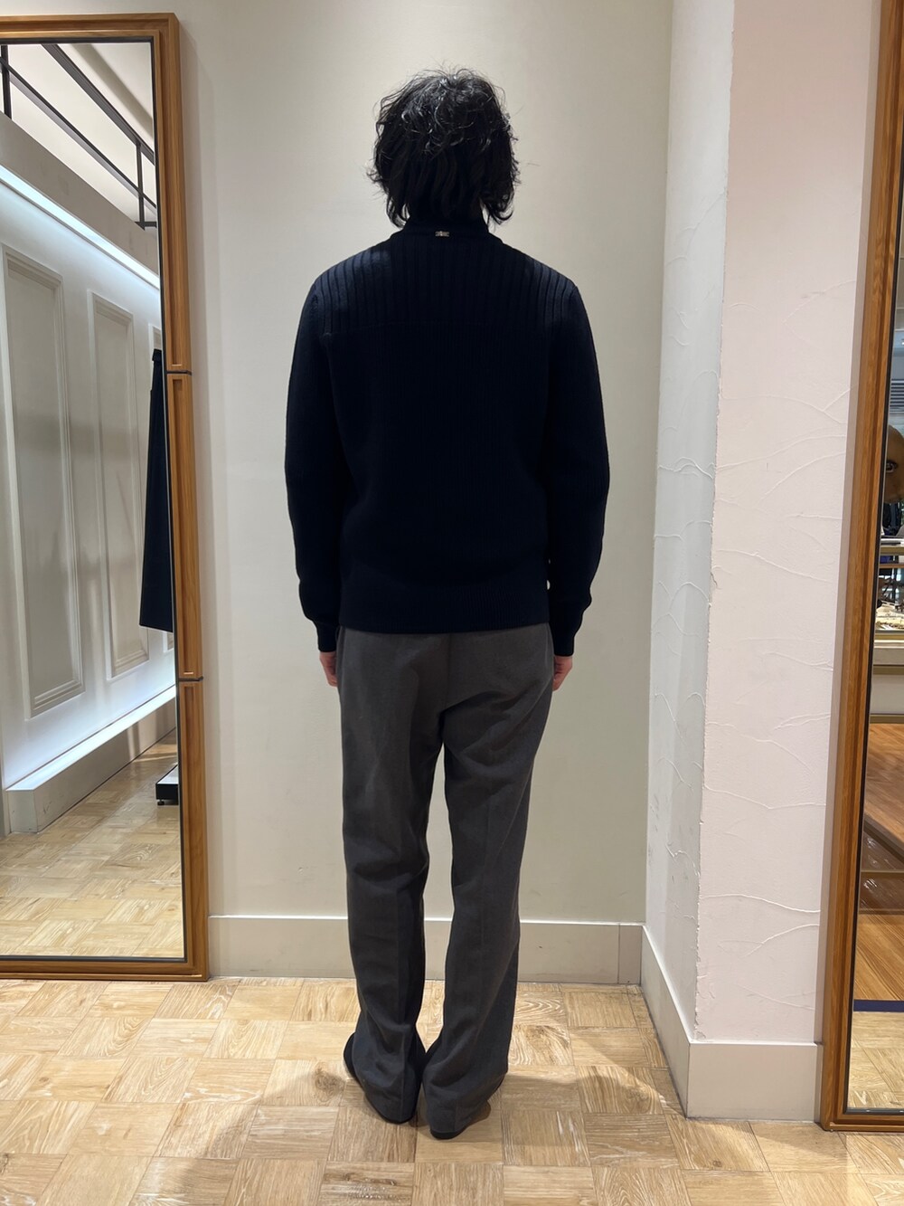 「NOLLEY'S、HERNO、ヘルノ、ノーリーズ、ブルゾン、ブルゾンジャケット、ウール、きれいめカジュアル、ローゲージニット」｜「HERNOの【HERNO/ヘルノ】ハイブリッドダウンブルゾン ジャケット（ダウンジャケット/コート、ブルー系）」を使った、ooiさん（メンズ・179cm）の秋コーディネートの3枚目の写真