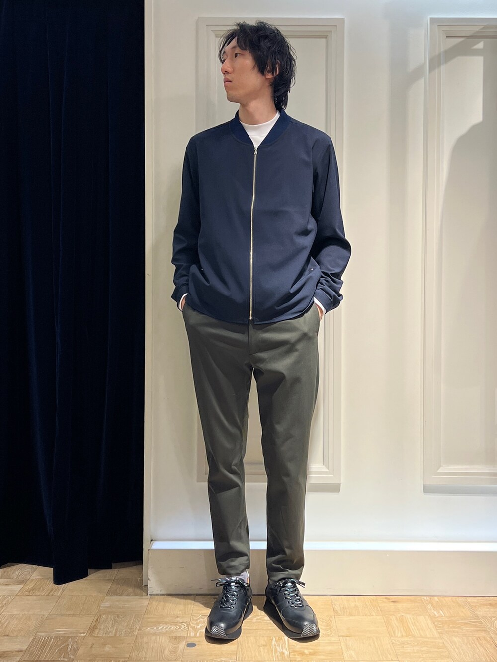 「NOLLEY'S、ノーリーズ、MA-1、イージーパンツ、EARLE、ドレスTシャツ、メンズファッション、秋コーデ、秋のコーデ、大人カジュアル、NOLLEY'S&goodman、いいね、save、フォローお願いします🤑、休日スタイル、おしゃれさんと繋がりたい、今日のコーデ」｜「NOLLEY’Sの【ACTIVE SECT】《限定展開 / ストレッチ / 形状安定》ワンダーシェイプ イージーパンツ（その他パンツ、グリーン系）」を使った、ooiさん（メンズ・179cm）の秋コーディネートの6枚目の写真