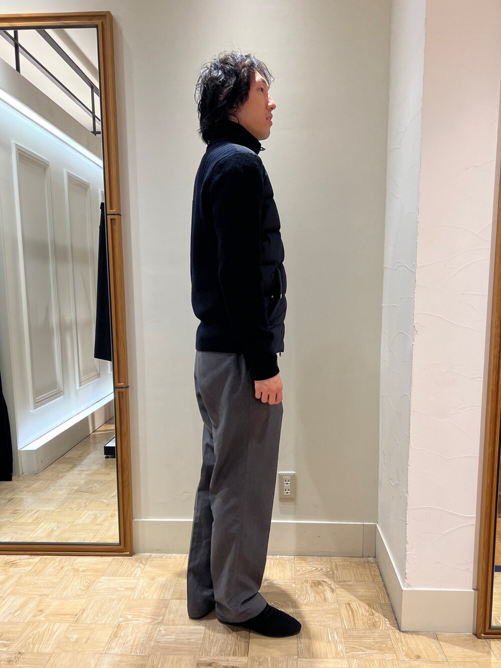 「NOLLEY'S、HERNO、ヘルノ、ノーリーズ、ブルゾン、ブルゾンジャケット、ウール、きれいめカジュアル、ローゲージニット」｜「HERNOの【HERNO/ヘルノ】ハイブリッドダウンブルゾン ジャケット（ダウンジャケット/コート、ブルー系）」を使った、ooiさん（メンズ・179cm）の秋コーディネートの4枚目の写真