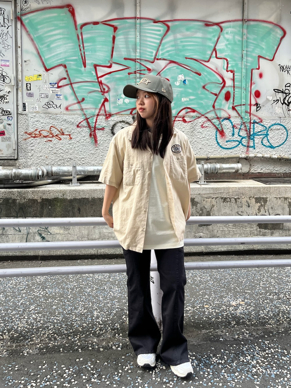 「AVIREX、NEWERA、リネン、フレアパンツ、リネンシャツ、麻シャツ、麻、FLYING TIGERS、フライングタイガー、AVIREXBelle」｜「AVIREXの×NEW ERA 9フォーティー Aフレーム ロゴキャップ アジャスタブル/9 FORTY A-FRAME LOGO CAP（キャップ、グリーン系）」を使った、ritaさん（レディース・155cm）の夏コーディネートの2枚目の写真