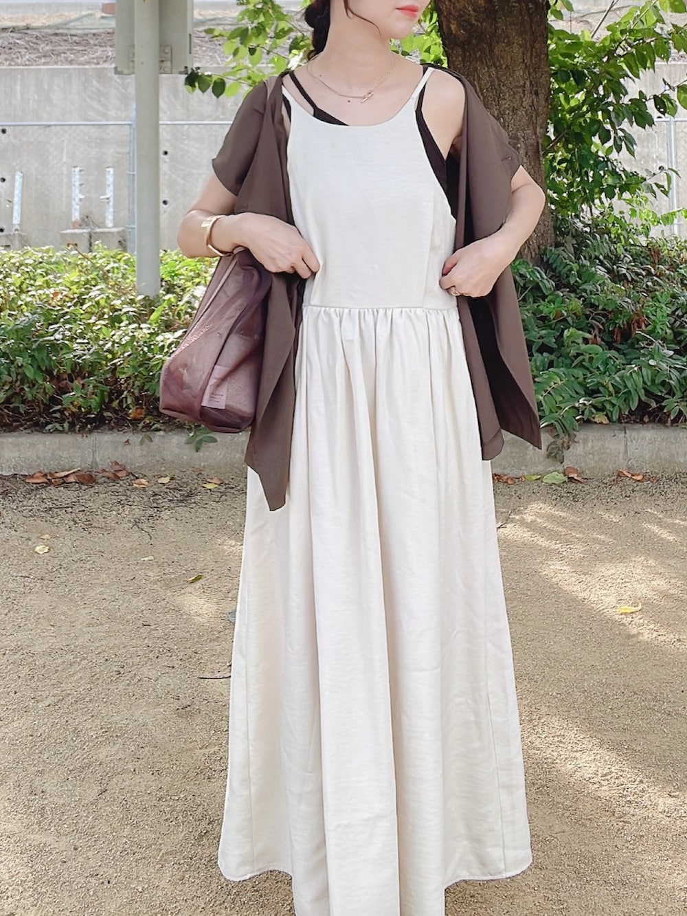 「お出かけコーデ、秋服準備はじめました、お洒落さんとつながりたい、プチプラ、しまむら、ワンピーススタイル、オトナ女子、秋カラー、淡色コーデ、プチプラコーデ、きれいめコーディネート、きれいめカジュアル」｜「しまむらのアイテム（ベスト、ブラウン系）」を使った、qyun000さん（レディース・164cm）の夏コーディネートの2枚目の写真