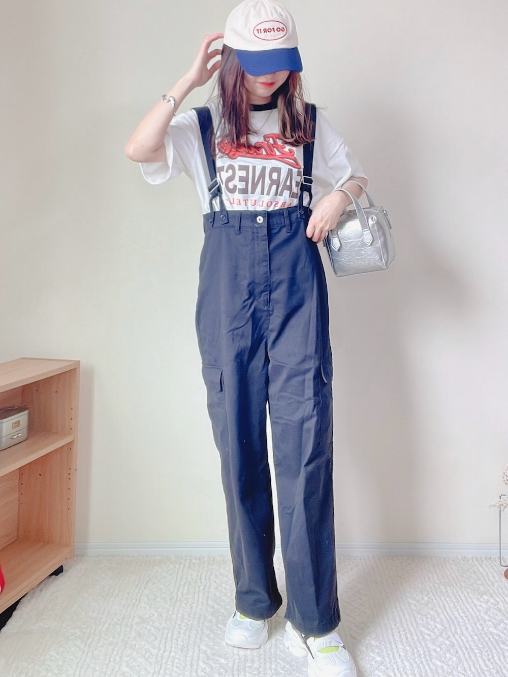 「しまむらコーデ、カジュアルコーデ、リンガーT、着回しコーデ、春服、ヒッコリーパンツ、メンズライクコーデ、カジュアルスタイル、お洒落さんとつながりたい、オトナカジュアル、トレンドコーデ、花見コーデ、ビスチェコーデ、チュールトップス、春のNewスタイル」｜「terawearemuのアイテム（その他パンツ、ブルー系）」を使った、qyun000さん（レディース・164cm）の春コーディネートの3枚目の写真