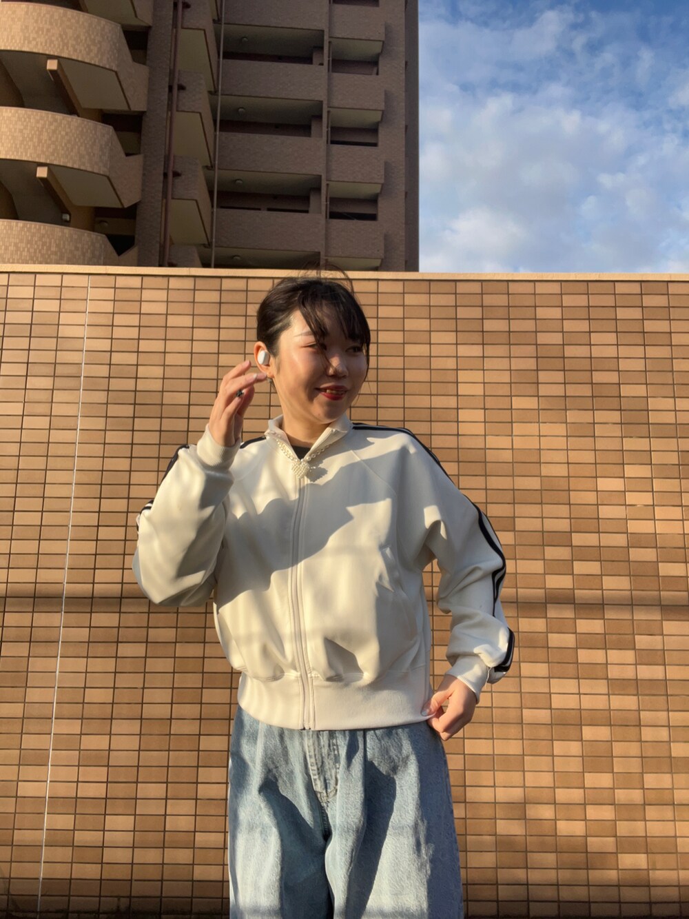 「冬を彩る色いろコーデ、休日スタイル、おしゃれさんと繋がりたい、アパレルスタッフ、出勤コーデ、ootd」｜「LOWRYS FARMのアイテム（トップス、ホワイト系）」を使った、暖乃さん（レディース・159cm）の冬コーディネートの3枚目の写真