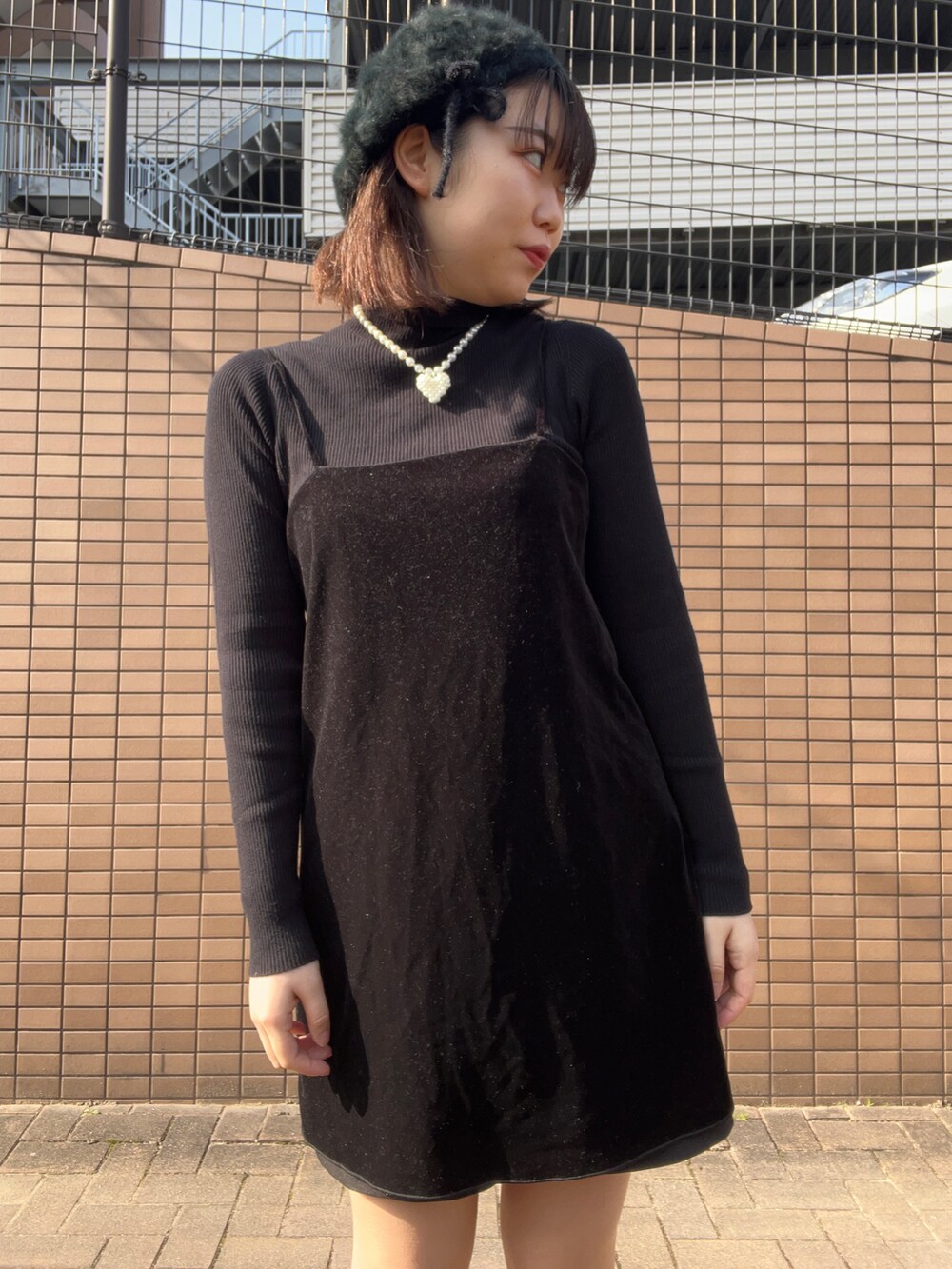 「出勤コーデ、ootd、アパレルスタッフ、LOWRYS FARM、JEANASIS、JEANASiS、おしゃれさんと繋がりたい」｜「LOWRYS FARMのアイテム（ニット/セーター、ブラック系）」を使った、暖乃さん（レディース・159cm）の冬コーディネートの3枚目の写真