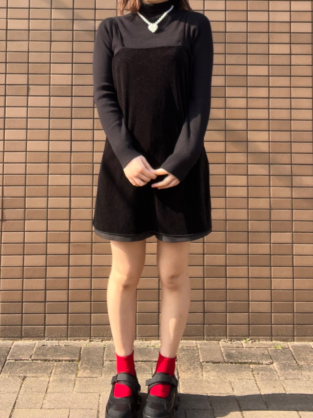 「出勤コーデ、ootd、アパレルスタッフ、LOWRYS FARM、JEANASIS、JEANASiS、おしゃれさんと繋がりたい」｜「LOWRYS FARMのアイテム（ニット/セーター、ブラック系）」を使った、暖乃さん（レディース・159cm）の冬コーディネートの2枚目の写真