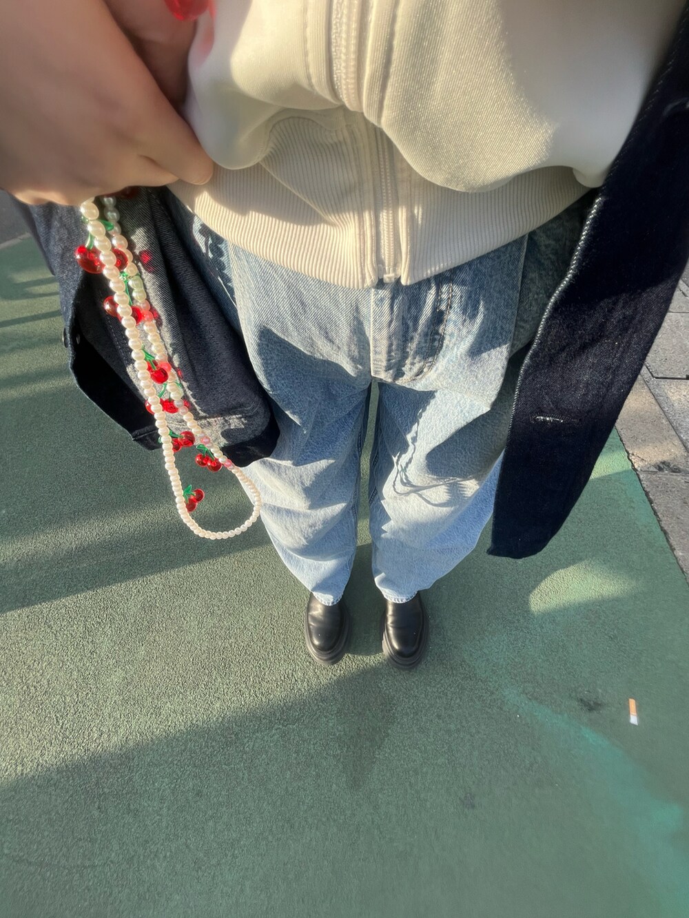 「冬を彩る色いろコーデ、休日スタイル、おしゃれさんと繋がりたい、アパレルスタッフ、出勤コーデ、ootd」｜「LOWRYS FARMのアイテム（トップス、ホワイト系）」を使った、暖乃さん（レディース・159cm）の冬コーディネートの5枚目の写真