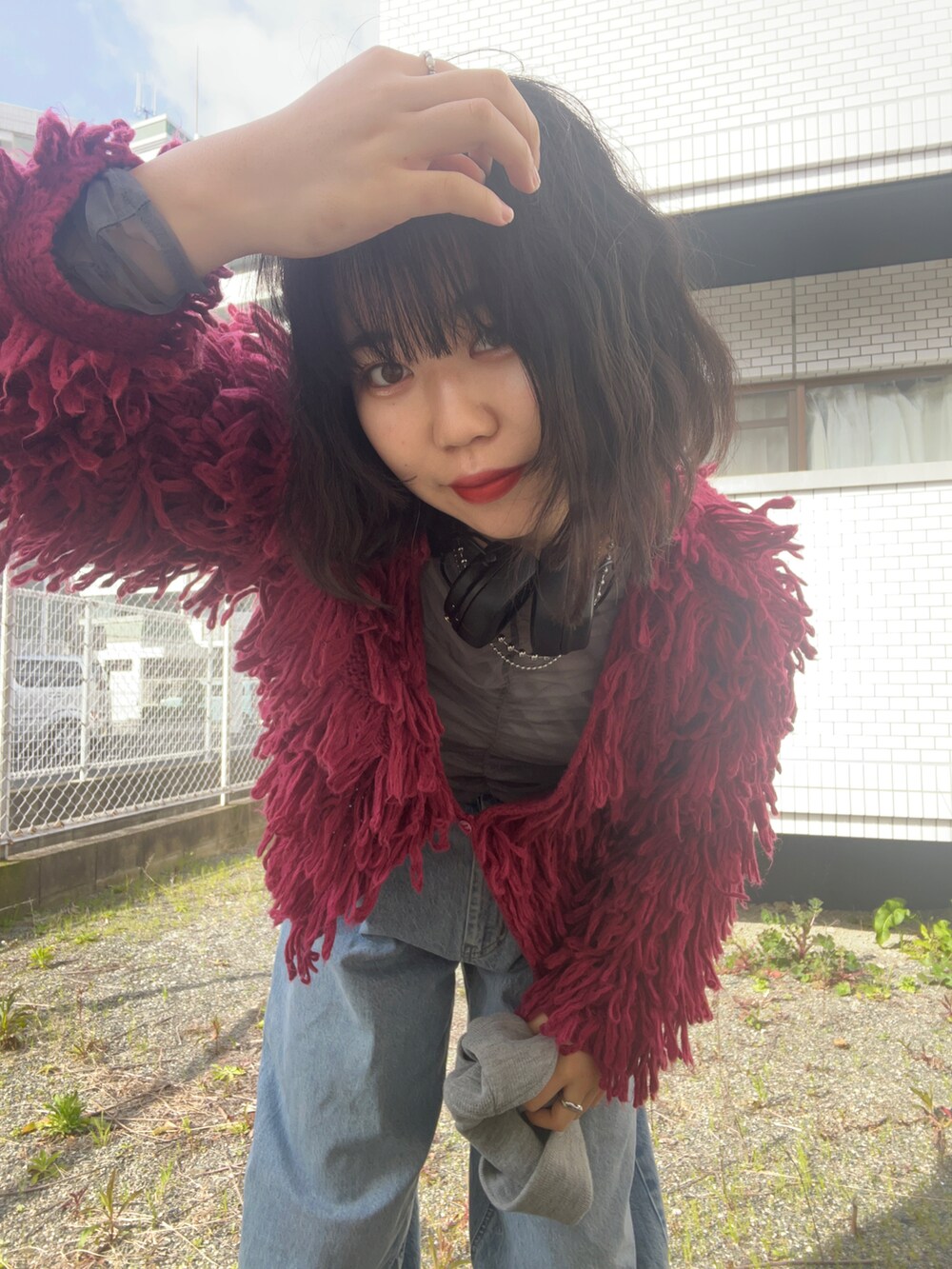 「春のおしゃ見えテクニック、春服コーデ、春コーデ、アパレルスタッフ、ootd、出勤コーデ、LOWRYS FARM」｜「RETRO GIRLのアイテム（カーディガン/ボレロ、レッド系）」を使った、暖乃さん（レディース・159cm）の春コーディネートの2枚目の写真
