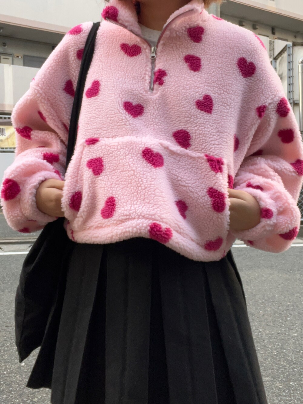 「出勤コーデ、ootd、ハート、ハーフジップ、冬服、w closet」｜「w closetのアイテム（トップス、ピンク系）」を使った、暖乃さん（レディース・159cm）の冬コーディネートの2枚目の写真