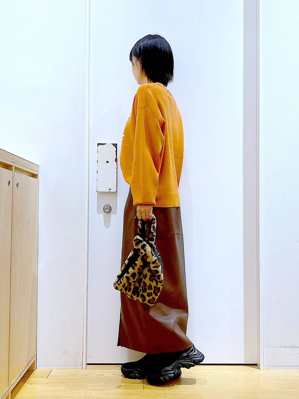 レディースの秋コーディネートの3枚目の写真