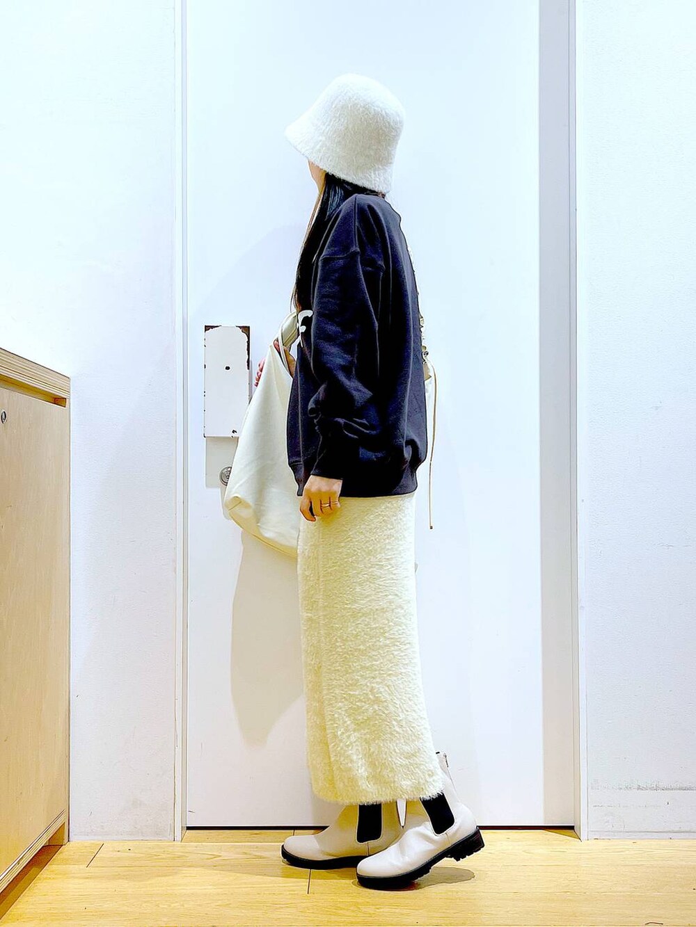 レディースの冬コーディネートの3枚目の写真