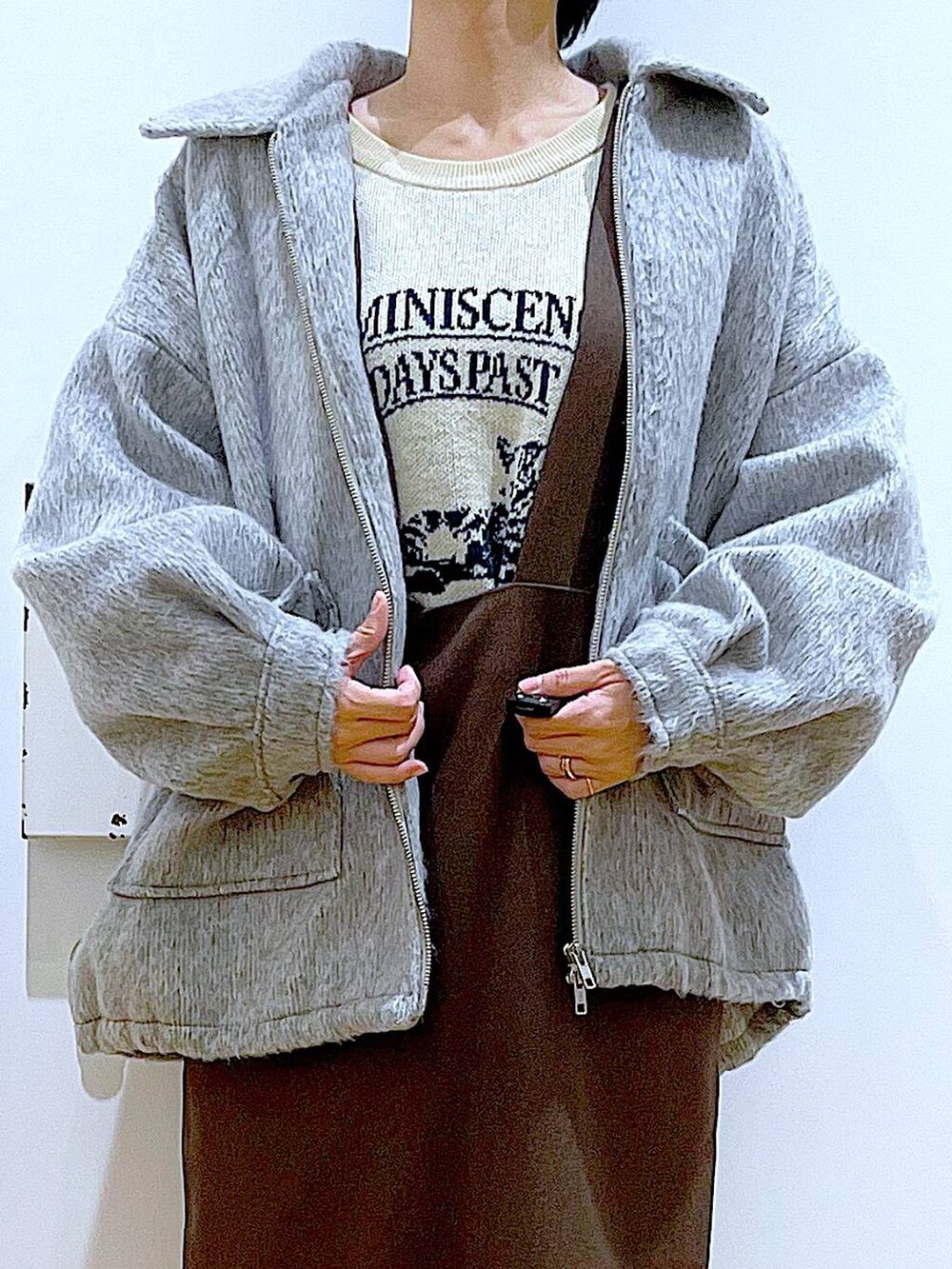 「リラックス、若見え、ゆったり、休日コーデ、骨格ウェーブ、LAKOLE、ブルゾン、カジュアルコーデ、冬コーデ、セールコーデ、冬アウター、ブーツ、ショルダーバッグ、楽ちんコーデ」｜「LAKOLEのシャギージップブルゾン / 128644（ブルゾン、グレー系）」を使った、あおき@LAKOLE海老名さん（レディース・156cm）の冬コーディネートの7枚目の写真