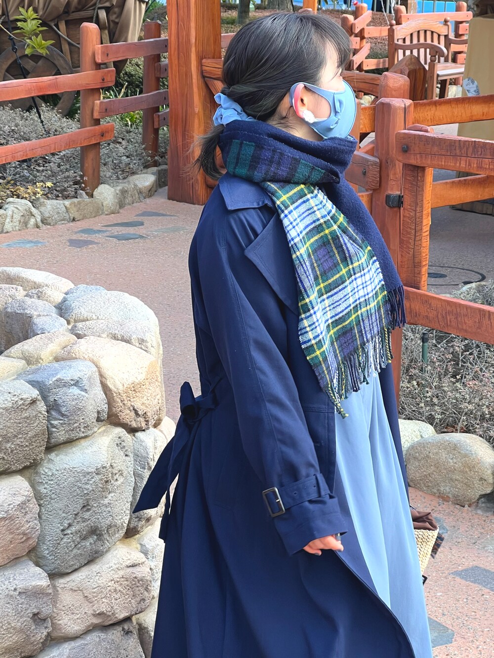 「ディズニーランド、バウンドコーデ、町娘ベル、美女と野獣コーデ、２月」｜「MOOMINのアイテム（かごバッグ、イエロー系）」を使った、ぽむまめこさん（レディース・155cm）の春コーディネートの2枚目の写真