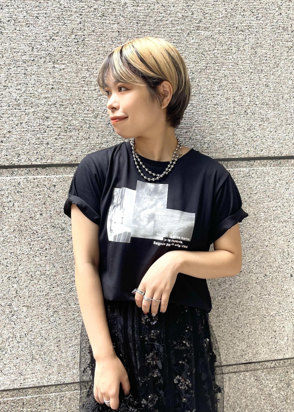 「オールブラック、オールブラックコーデ、ブラック、プルオーバー、Tシャツ、ロゴ、半袖、クルーネック、プリント、グラフィック、ワイド、花柄、十分丈、ハイウエスト、総柄」｜「ROPE' PICNICのニットパンツ（その他パンツ、ブラック系）」を使った、ponnuさん（レディース・154cm）の夏コーディネートの4枚目の写真