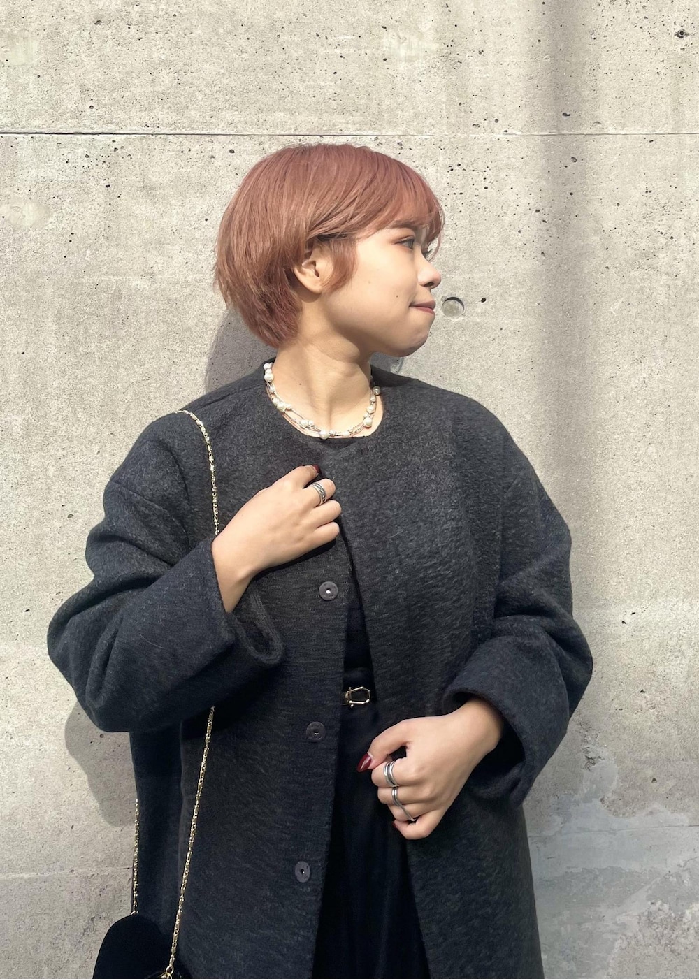 「GDE53910、GIX63110、GIA63040、GDO53010、ドレス、結婚式コーデ、お呼ばれコーデ、きれいめ、骨格ストレート、パーティーコーデ、パーティー、アウター、コート、ノーカラーコート、ロングコート」｜「ROPE' PICNICのスムースプレーンパンプス（パンプス、ブラック系）」を使った、ponnuさん（レディース・154cm）の冬コーディネートの4枚目の写真