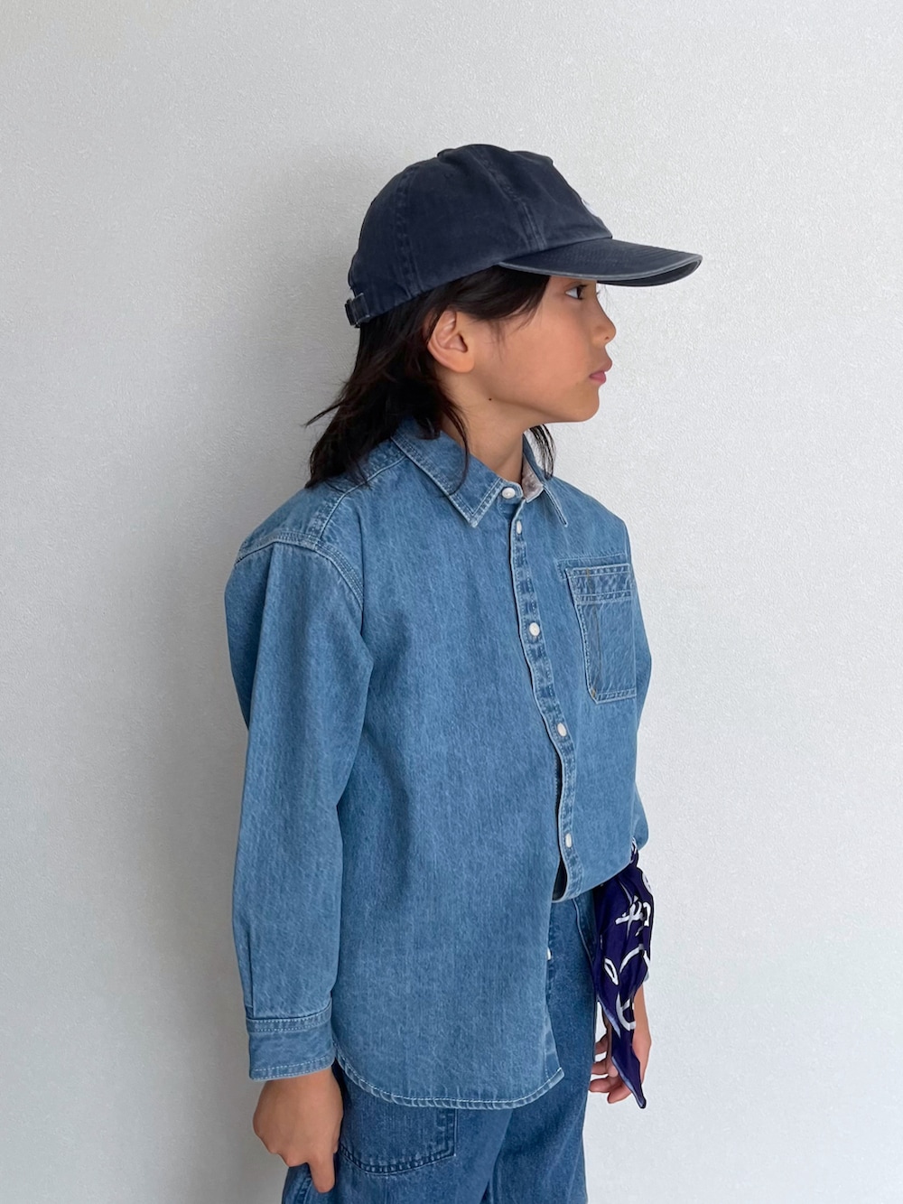 mahitenさんの「[肌ざわり抜群!]ヴィンテージライクアソートシャツ(KIDS)（BAYFLOW）」を使ったコーディネートの2枚目の写真