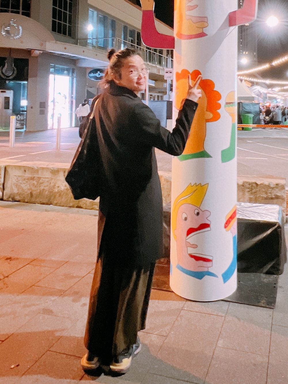「UNIQLO+J、superdry、SuperDry 極度乾燥（しなさい）、NIKE、NIKEISPA」｜「uniqlo+jのアイテム（スラックス、グリーン系）」を使った、李瑞可さん（メンズ・170cm）の春コーディネートの2枚目の写真
