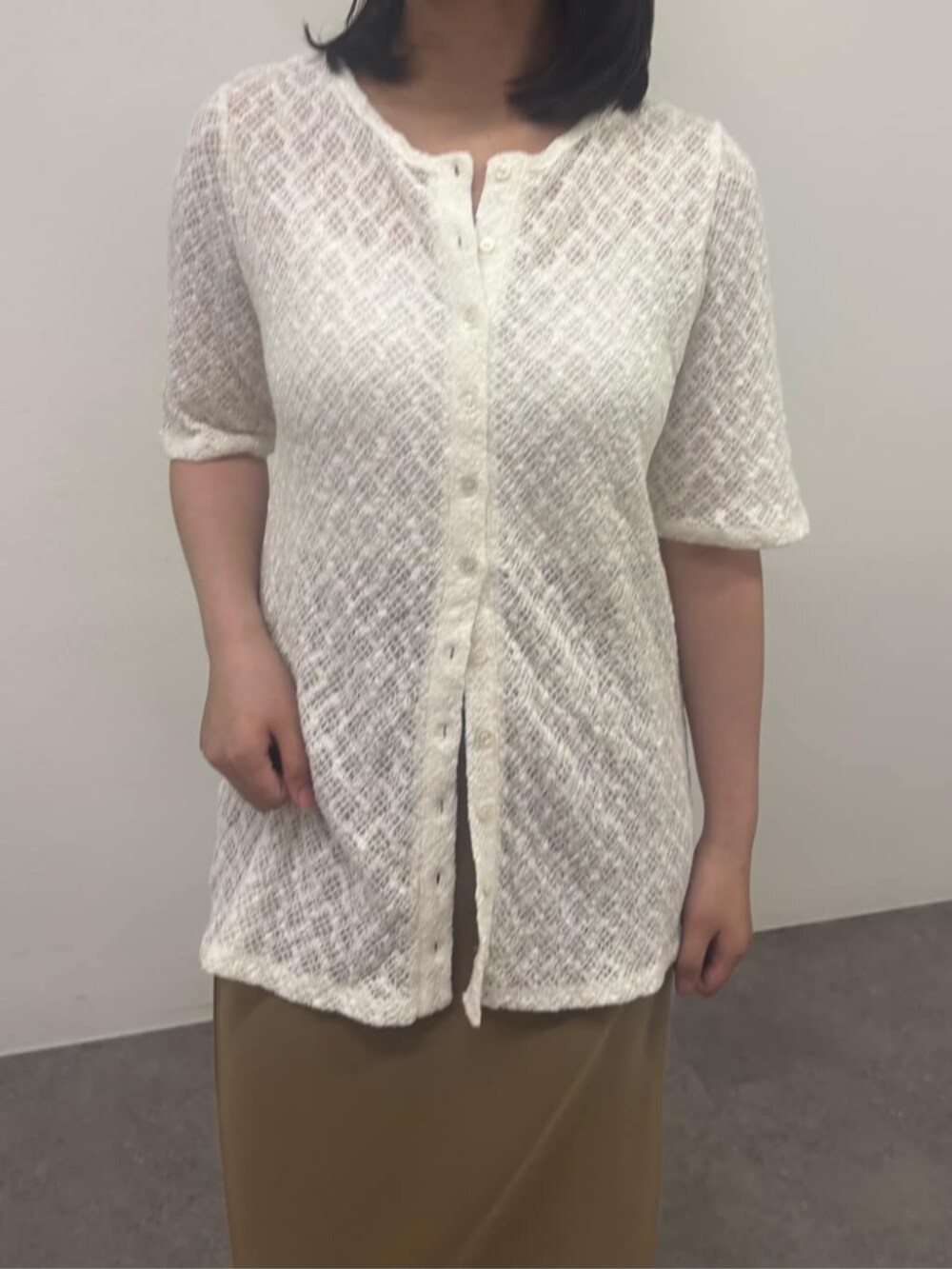 「Omekashiのフラットトングサンダル（サンダル、シルバー系）」を使った、Sayakaさん（骨格ストレート・レディース・161cm）の夏コーディネートの3枚目の写真