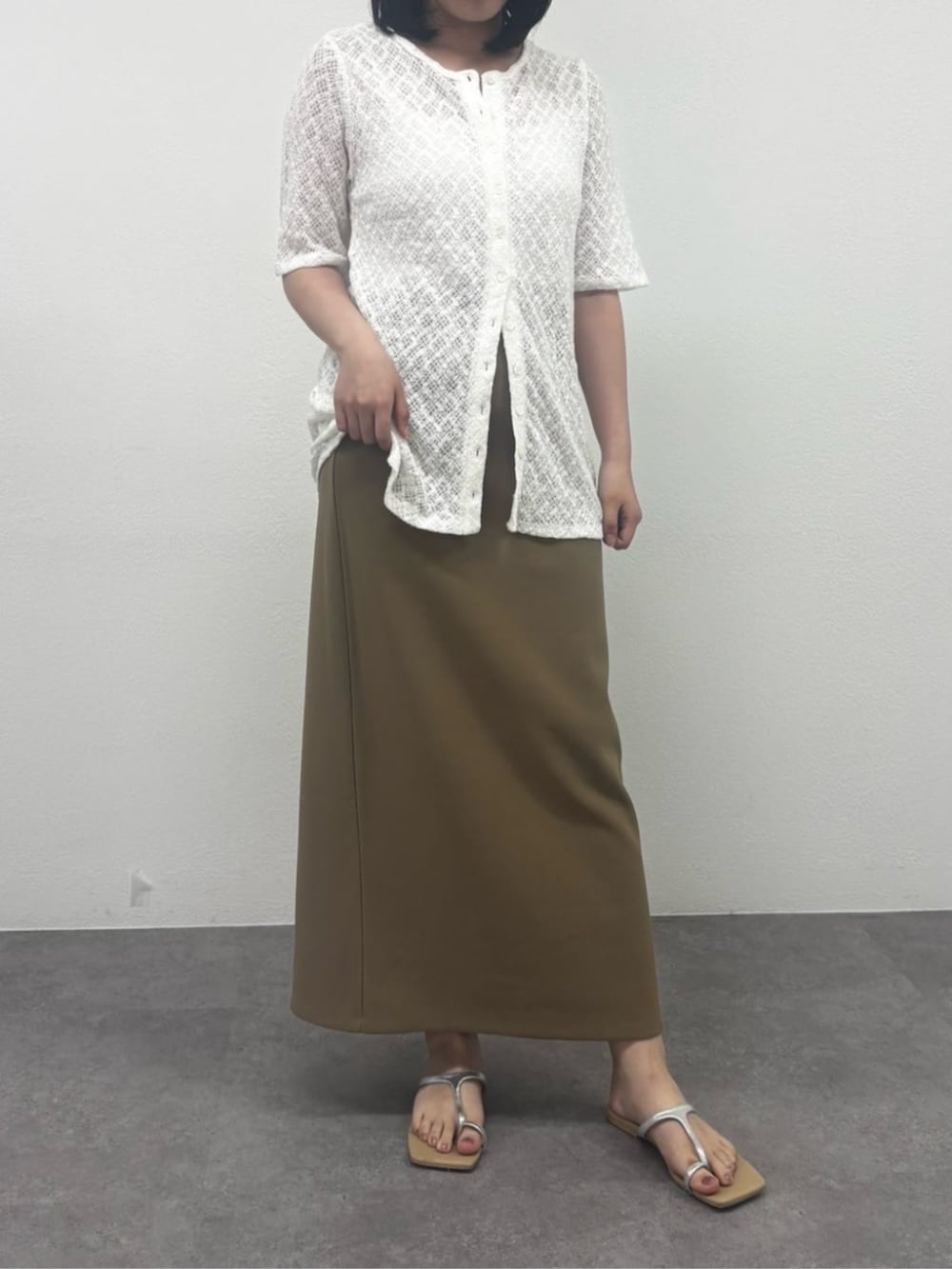 「Omekashiのフラットトングサンダル（サンダル、シルバー系）」を使った、Sayakaさん（骨格ストレート・レディース・161cm）の夏コーディネートの6枚目の写真