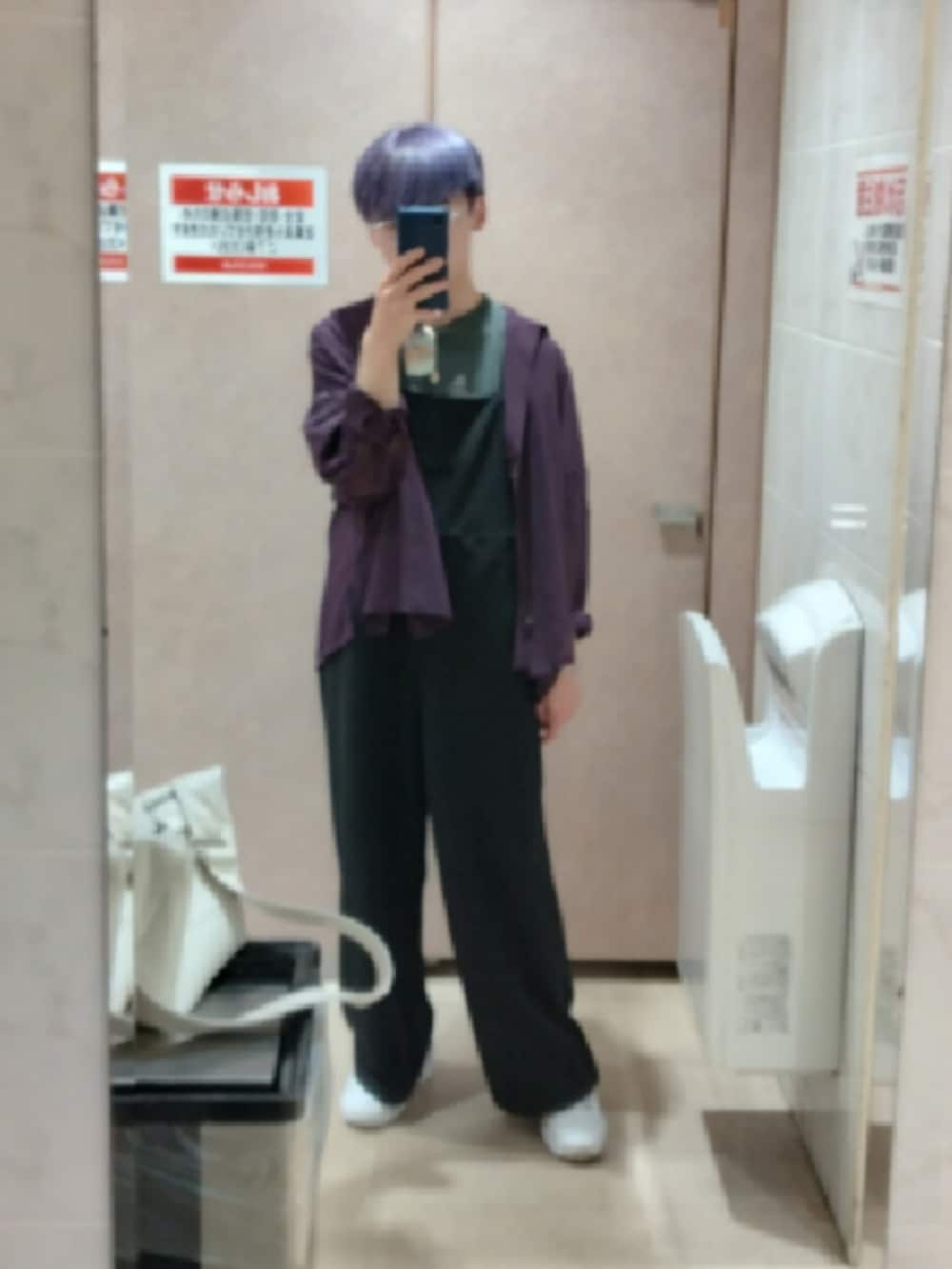 「レイヤードスタイル、夏コーデ、夏だ！Tシャツ着よう！、レディース男子、レディ男、ジェンダーレス、ジェンダーレス男子、ジェンダーレスコーデ、ジェンダーレス部」｜「GeeRAのカットジョーゼットサロペット（サロペット/オーバーオール、ブラック系）」を使った、恋兎葉さん（骨格ウェーブ・メンズ・159cm）の夏コーディネートの2枚目の写真