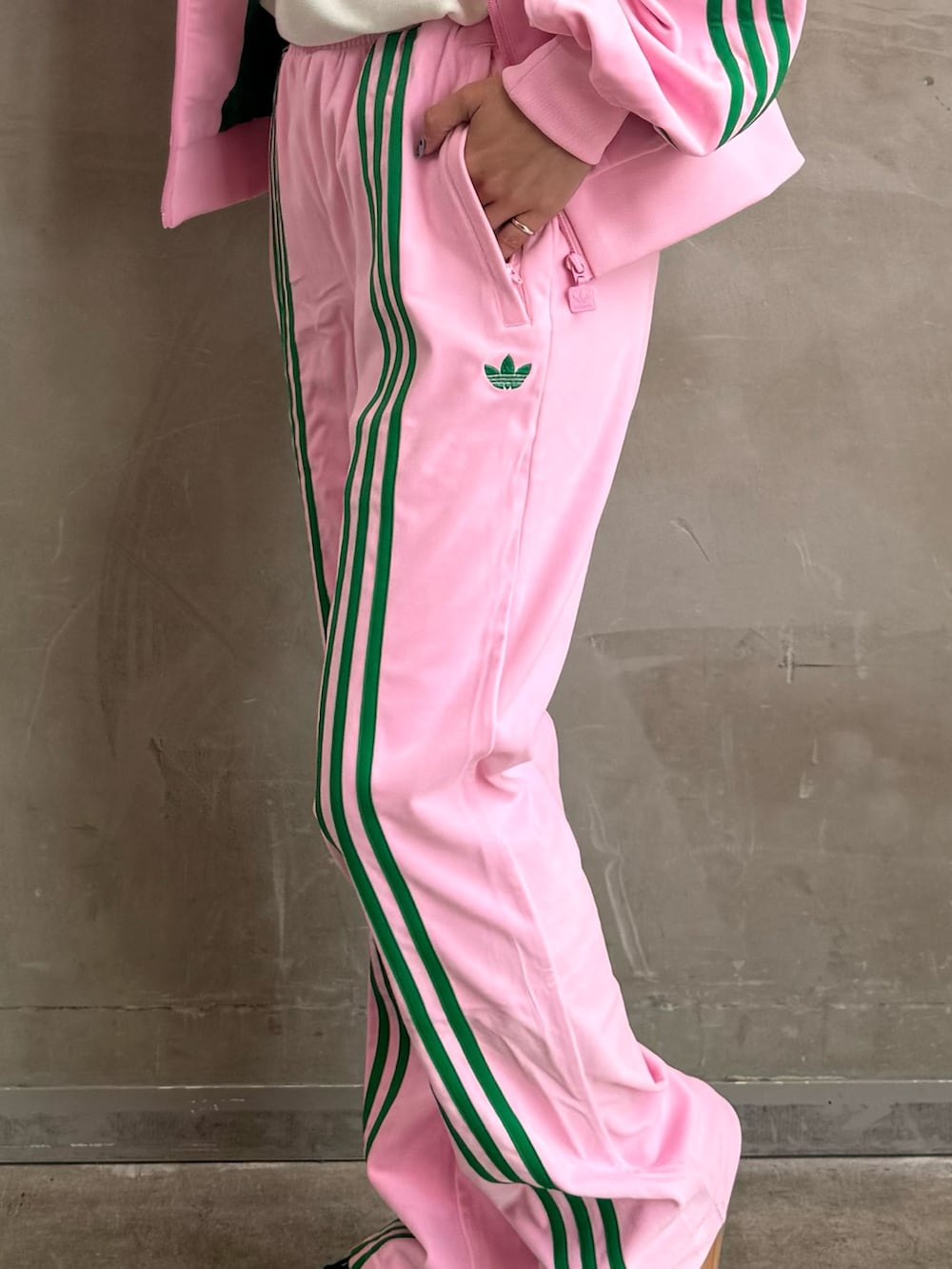 RT(アディダス オリジナルスショップ 福岡)｜adidasのジャージを使った